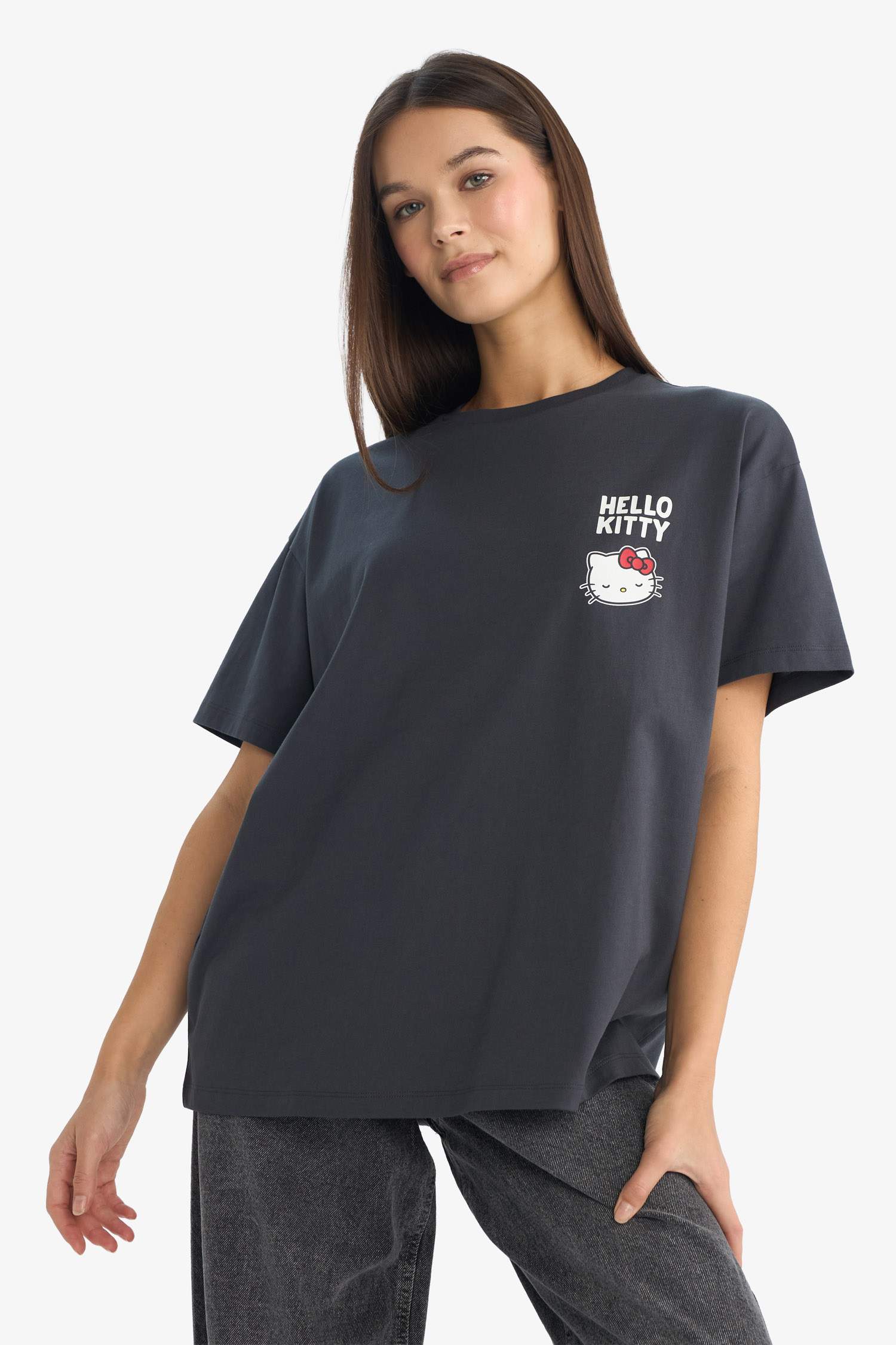 Футболка Hello Kitty Oversize с принтом и коротким рукавом