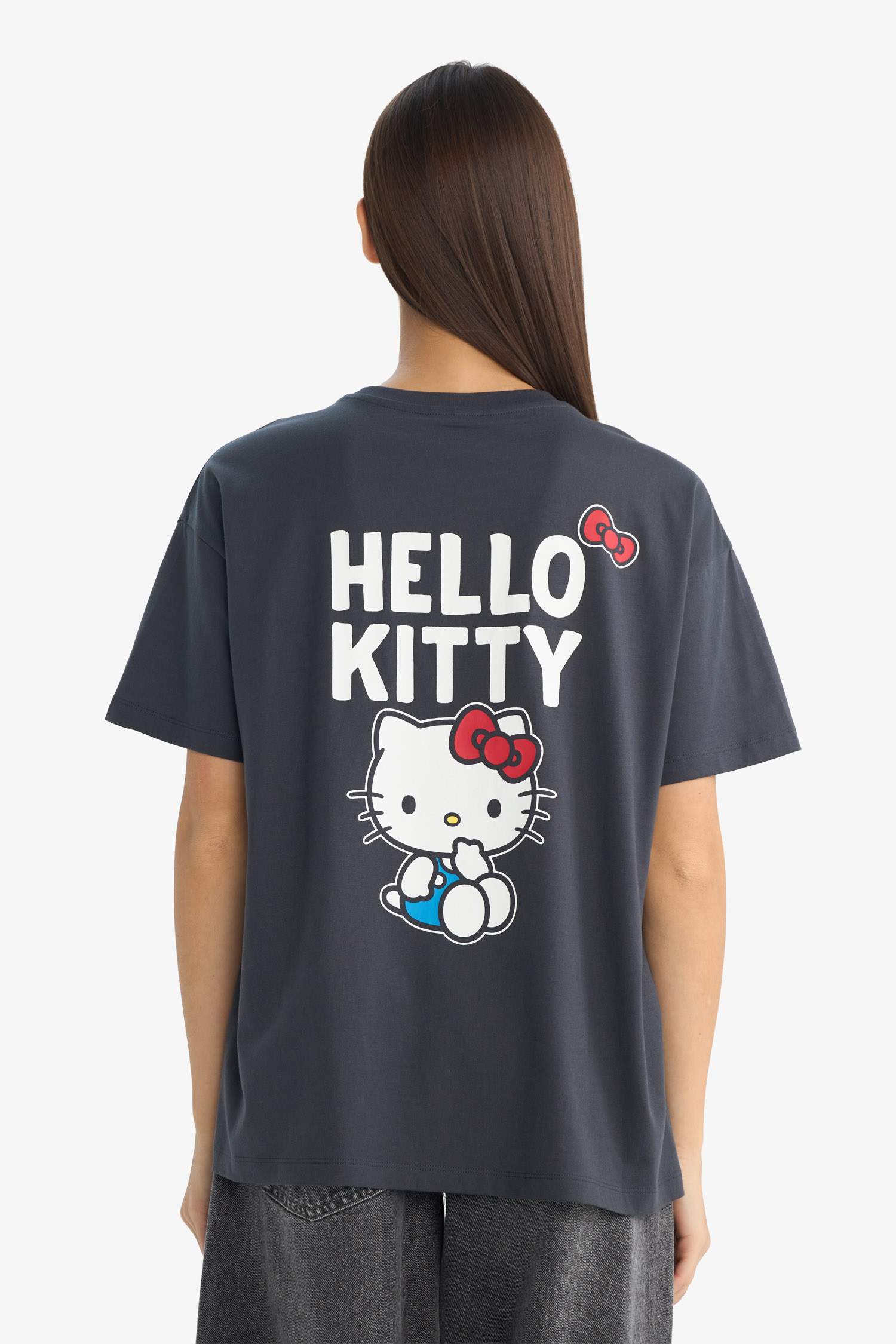 Футболка Hello Kitty Oversize с принтом и коротким рукавом