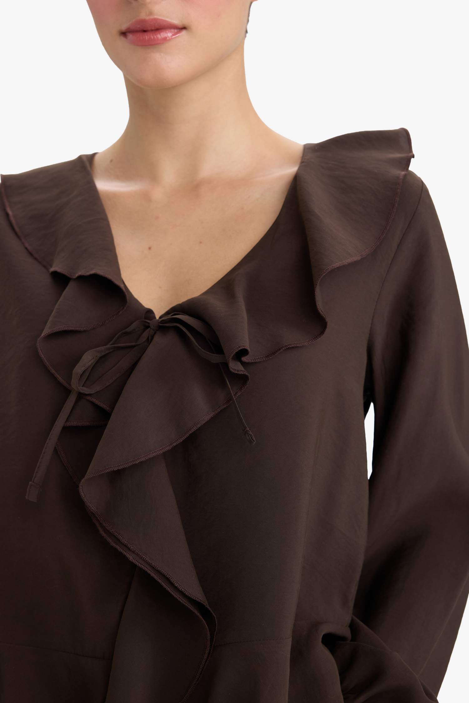 Regular Fit V Yaka Modal Volanlı Uzun Kollu Bluz