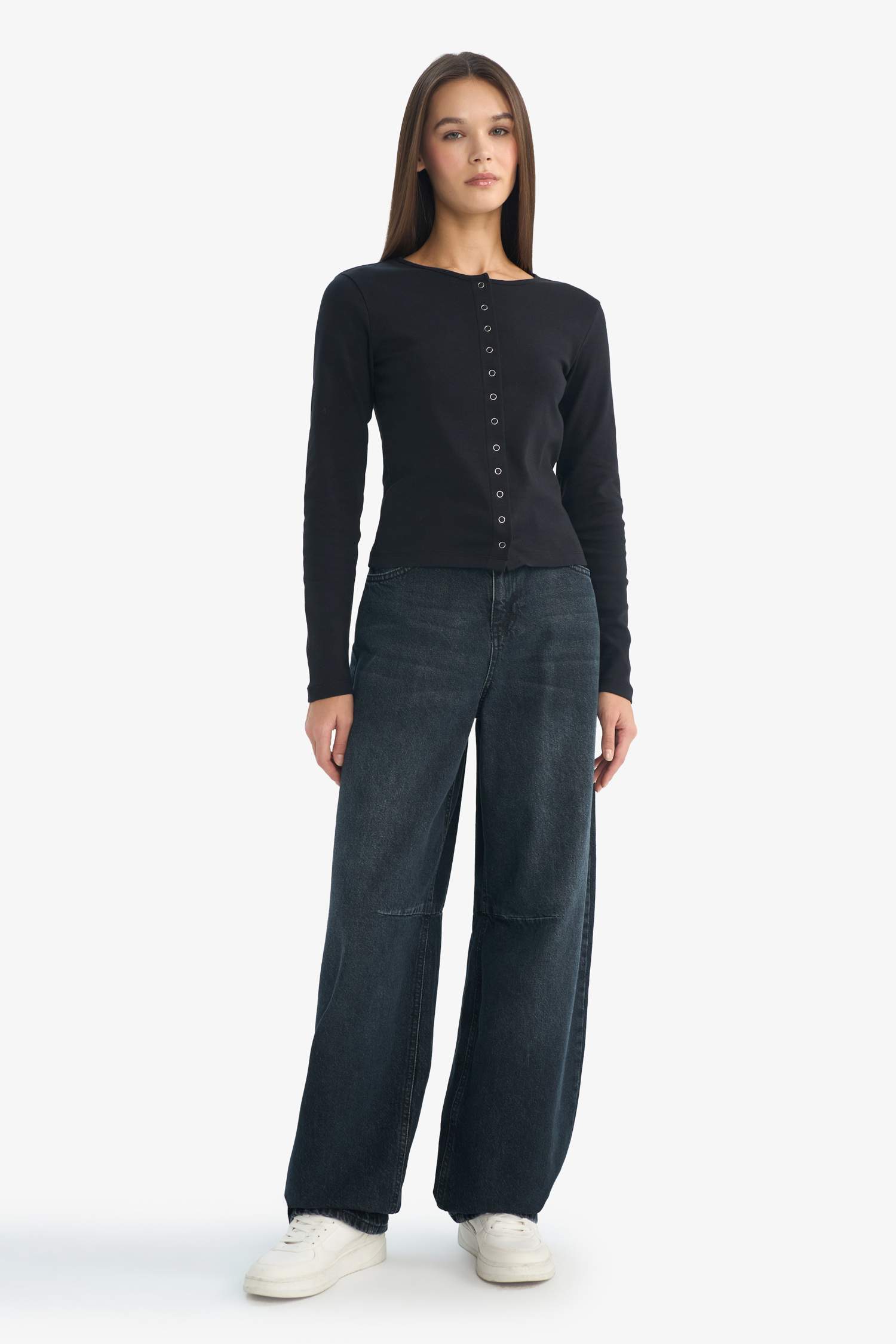 Fitted дөңгелек жағалы ұзын жеңді рибана футболка