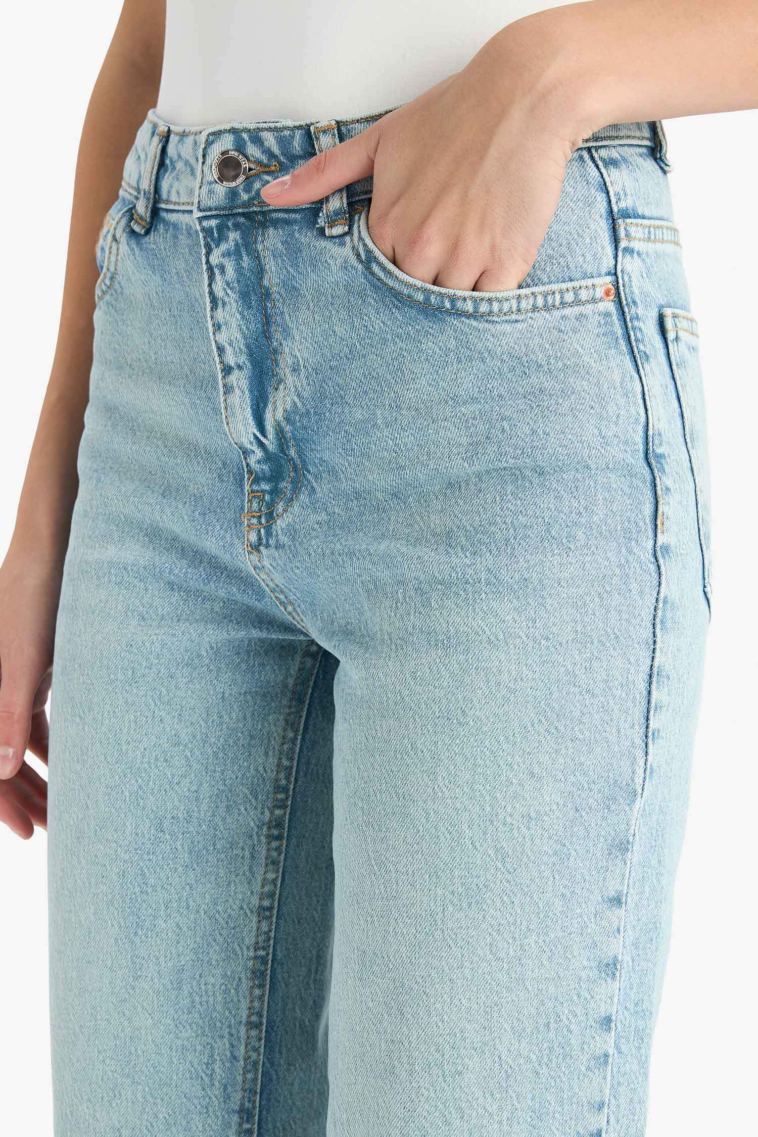 Comfort Straight Regular Waist Ankle Length Jeans