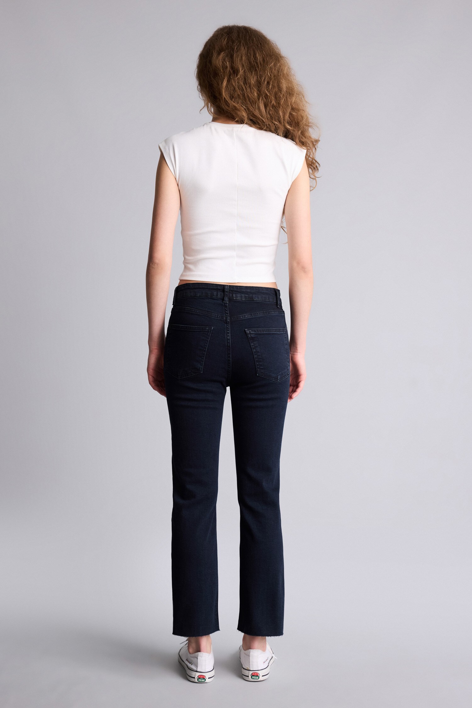 DeFacto Crop Flare Fıt Yüksek Bel Bilek Boy Jean Yıkamalı Pantolon görsel 5