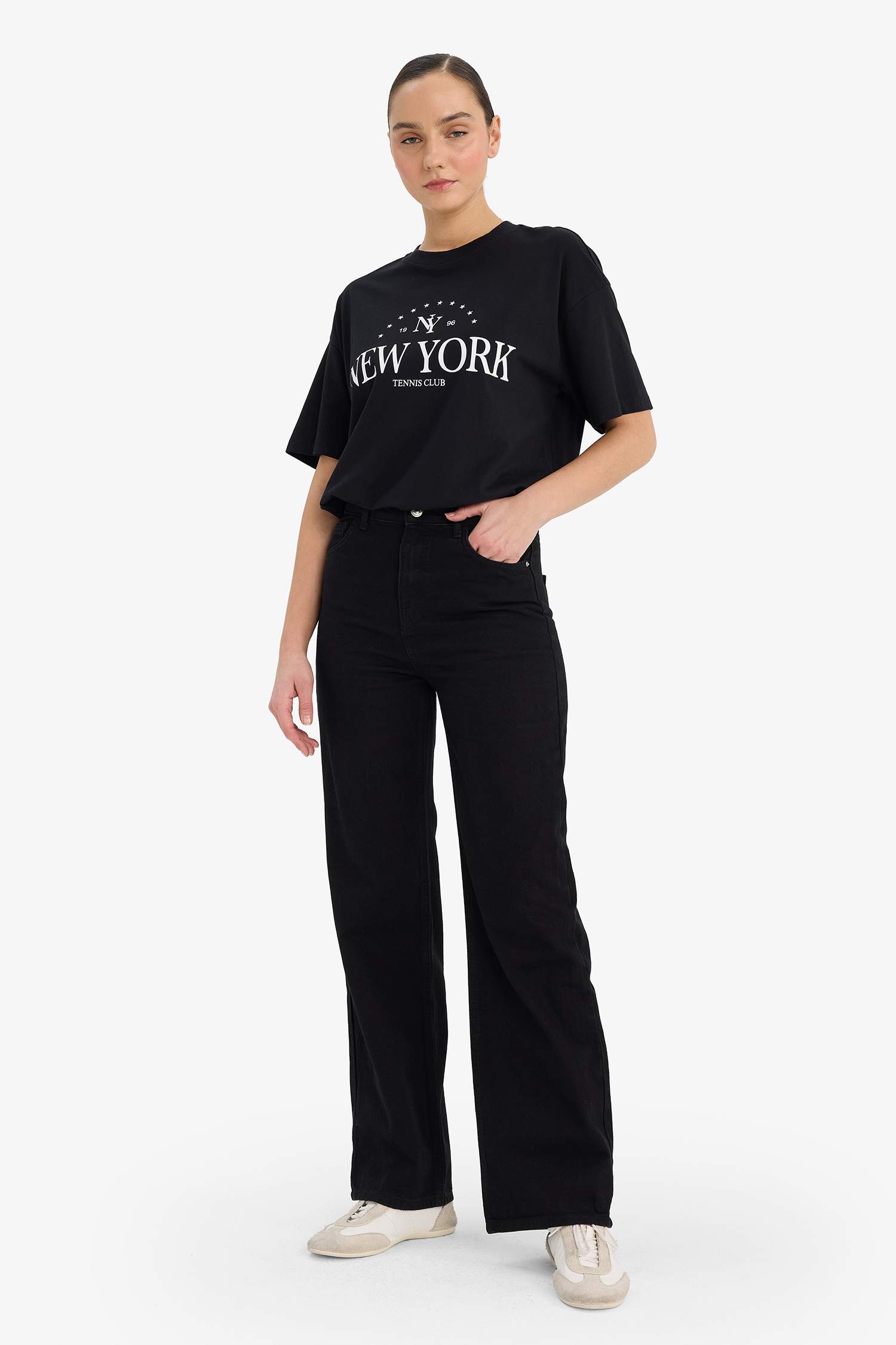 Oversize кең пішімді дөңгелек жағалы суретті қысқа жеңді футболка