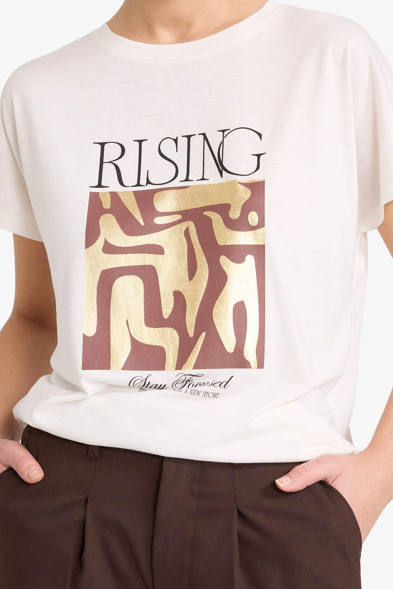 Футболка Regular Fit с цветочным принтом и коротким рукавом