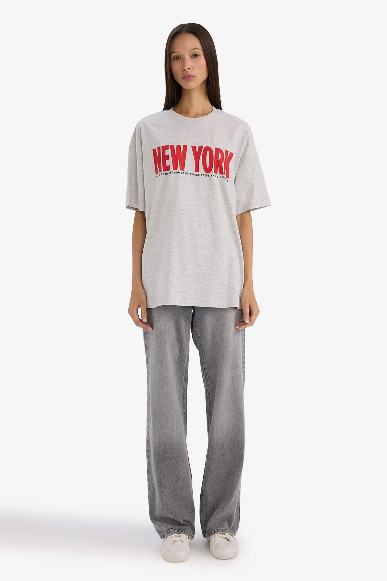 Футболка с принтом Oversize круглым вырезом и коротким рукавом