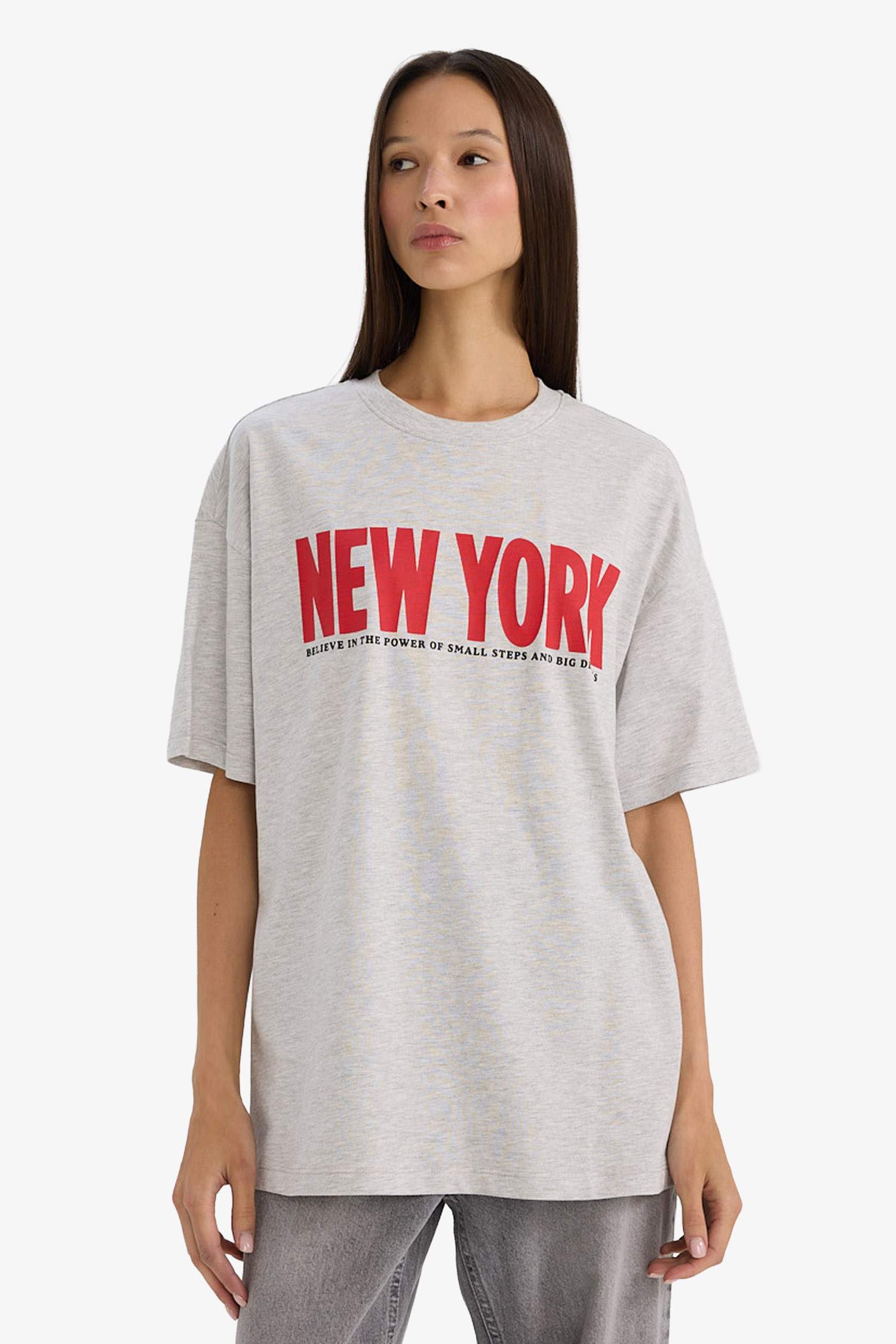 Футболка с принтом Oversize круглым вырезом и коротким рукавом