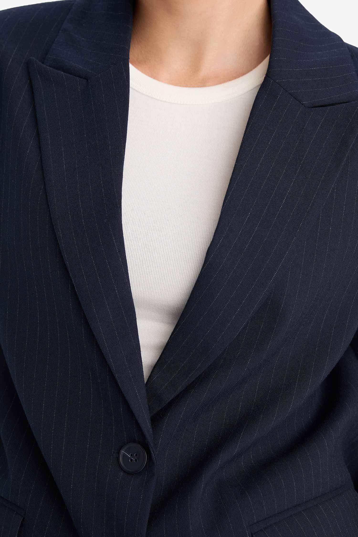 بليزر مخطط قصة عادية بياقة جاكيت