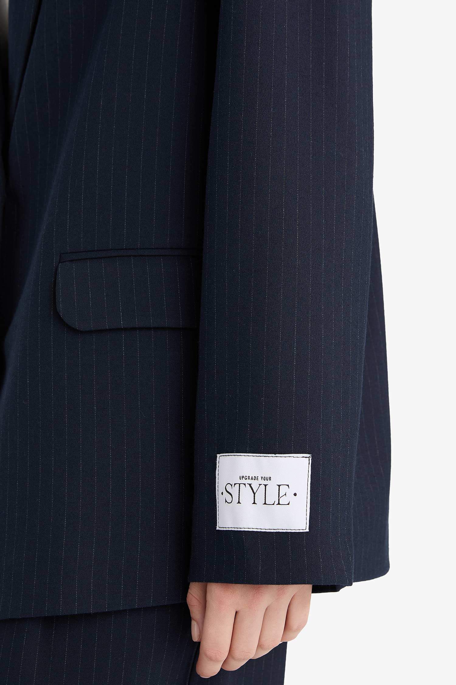 بليزر مخطط قصة عادية بياقة جاكيت