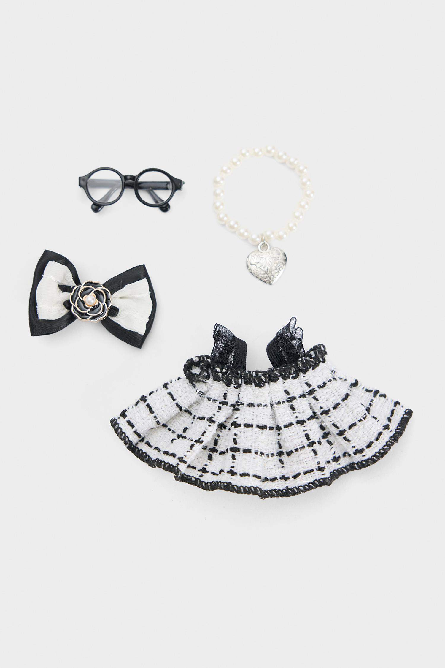 Kadın Fiyonk Detaylı Giydirilebilir Charm Anahtarlık Kostümü