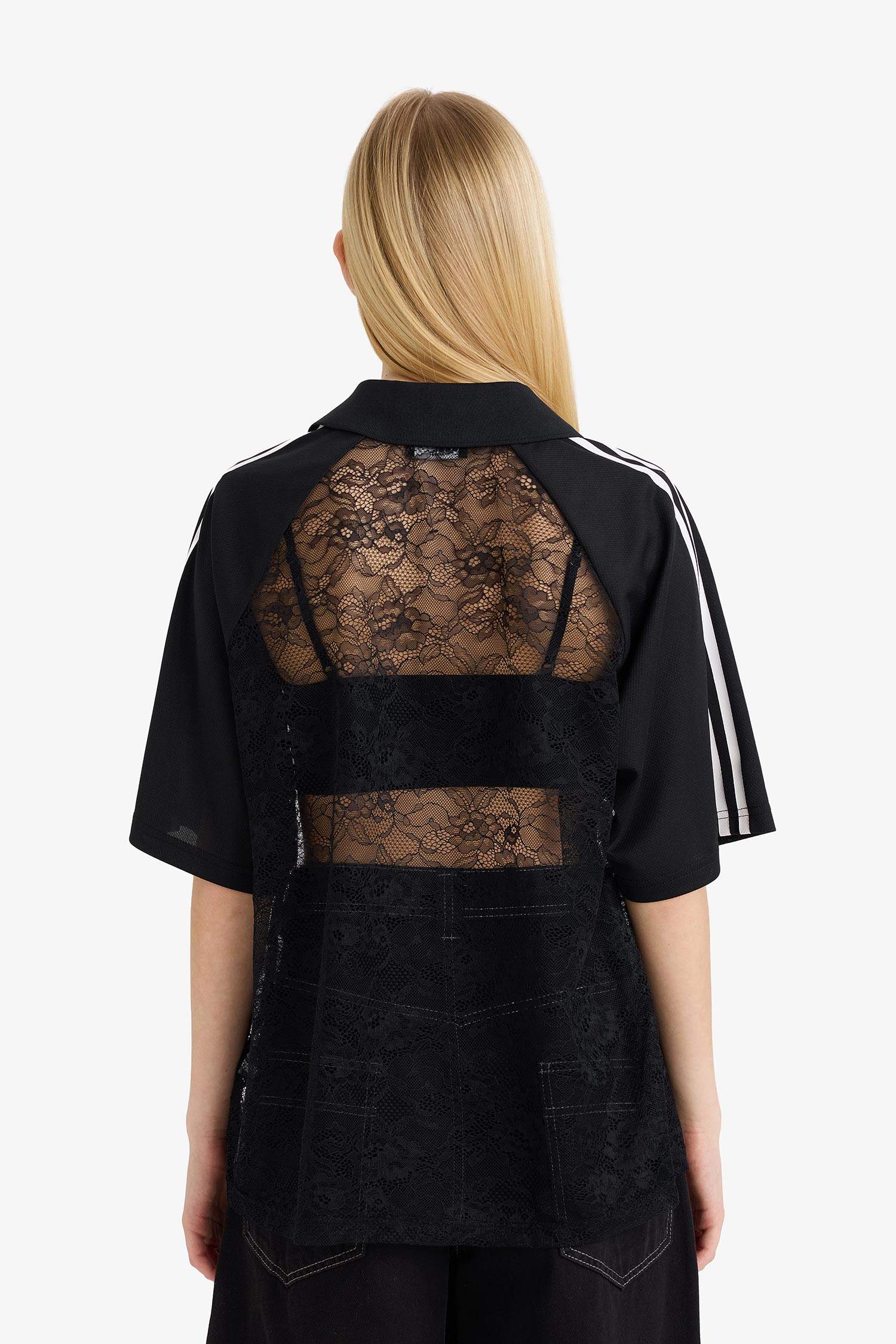 Футболка Oversize с принтом и кружевом