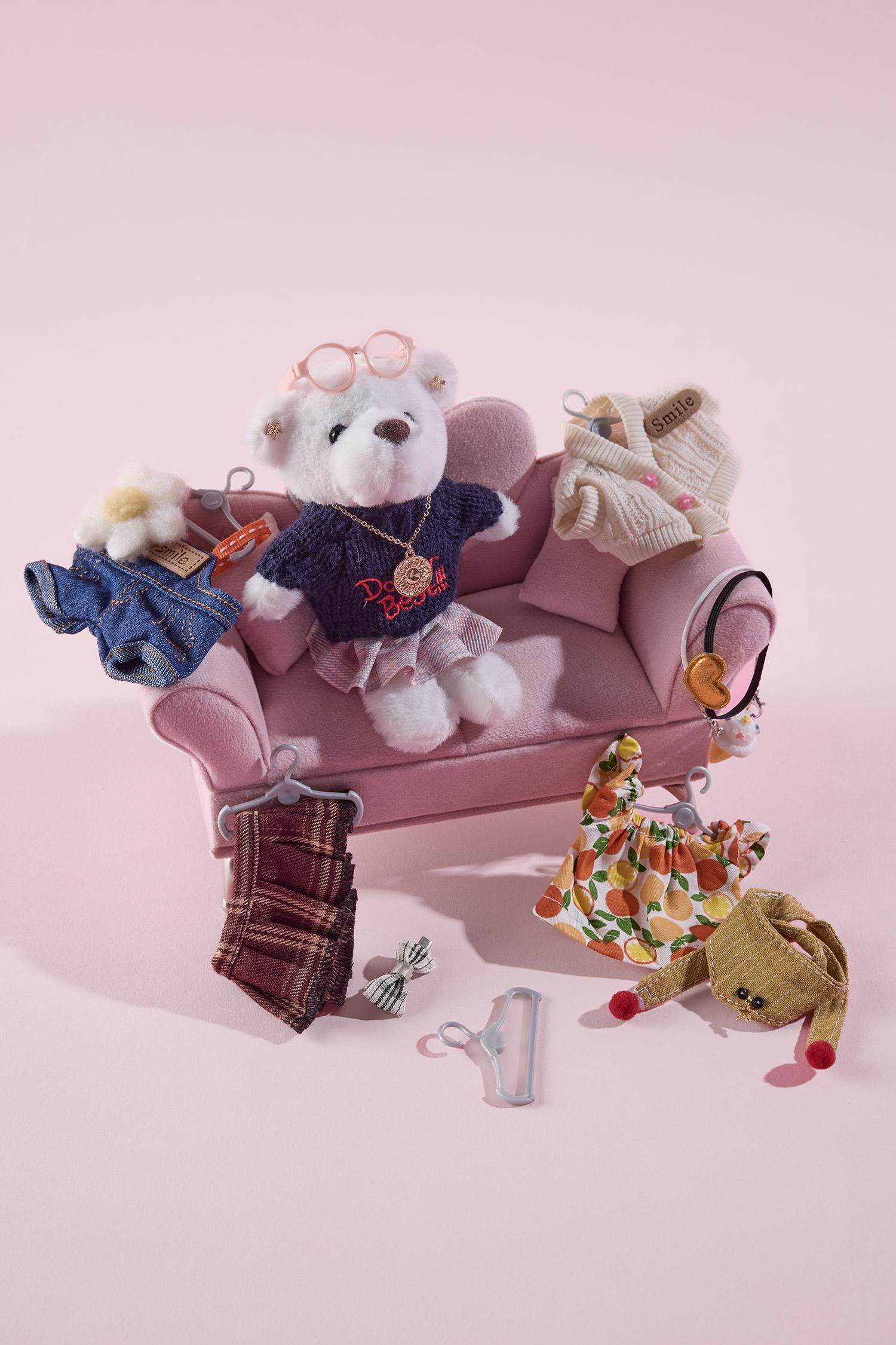 Kadın Etek-Kazak Detaylı Giydirilebilir Charm Anahtarlık Kostümü