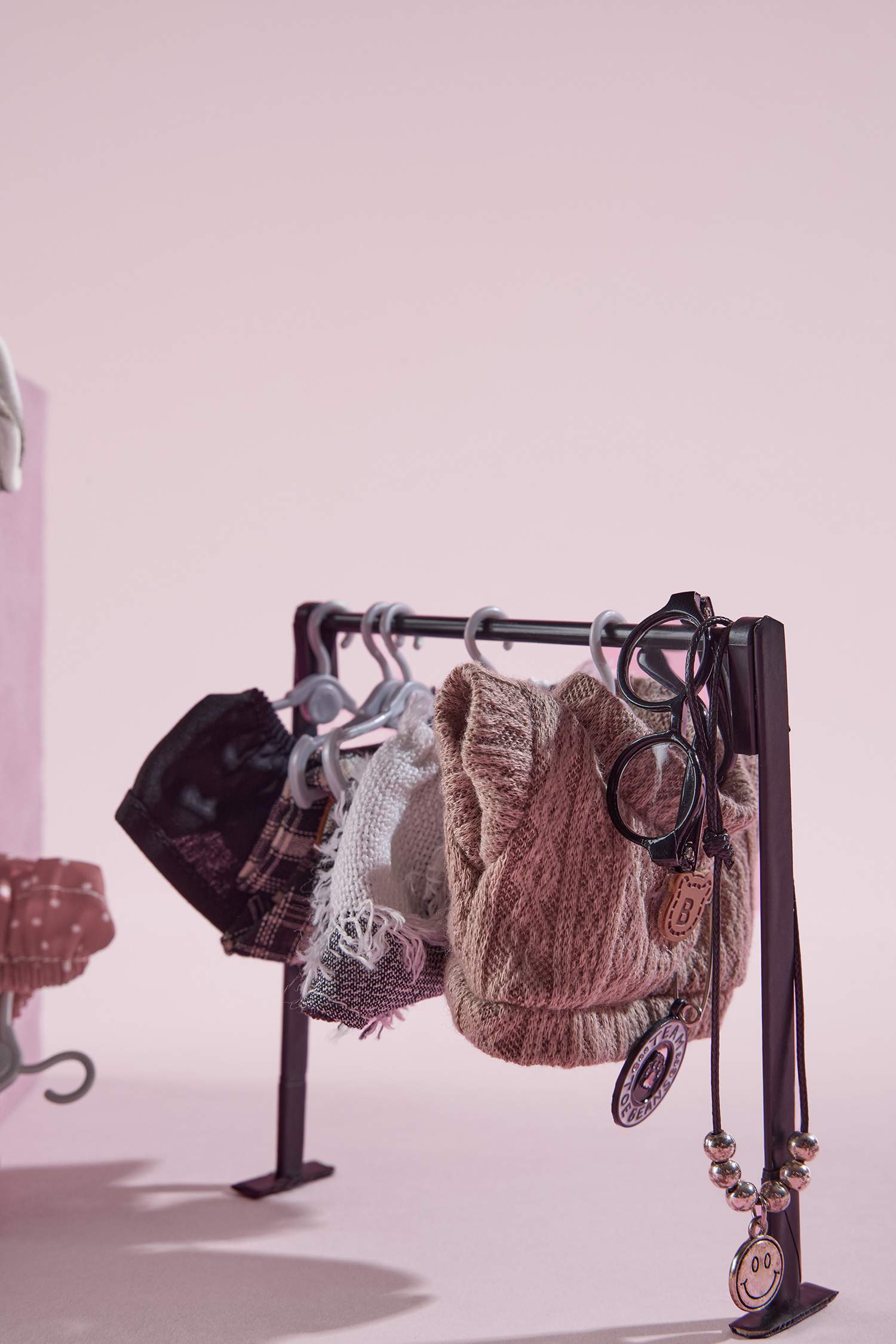 Kadın Kolye Detaylı Giydirilebilir Anahtarlık Kostümü