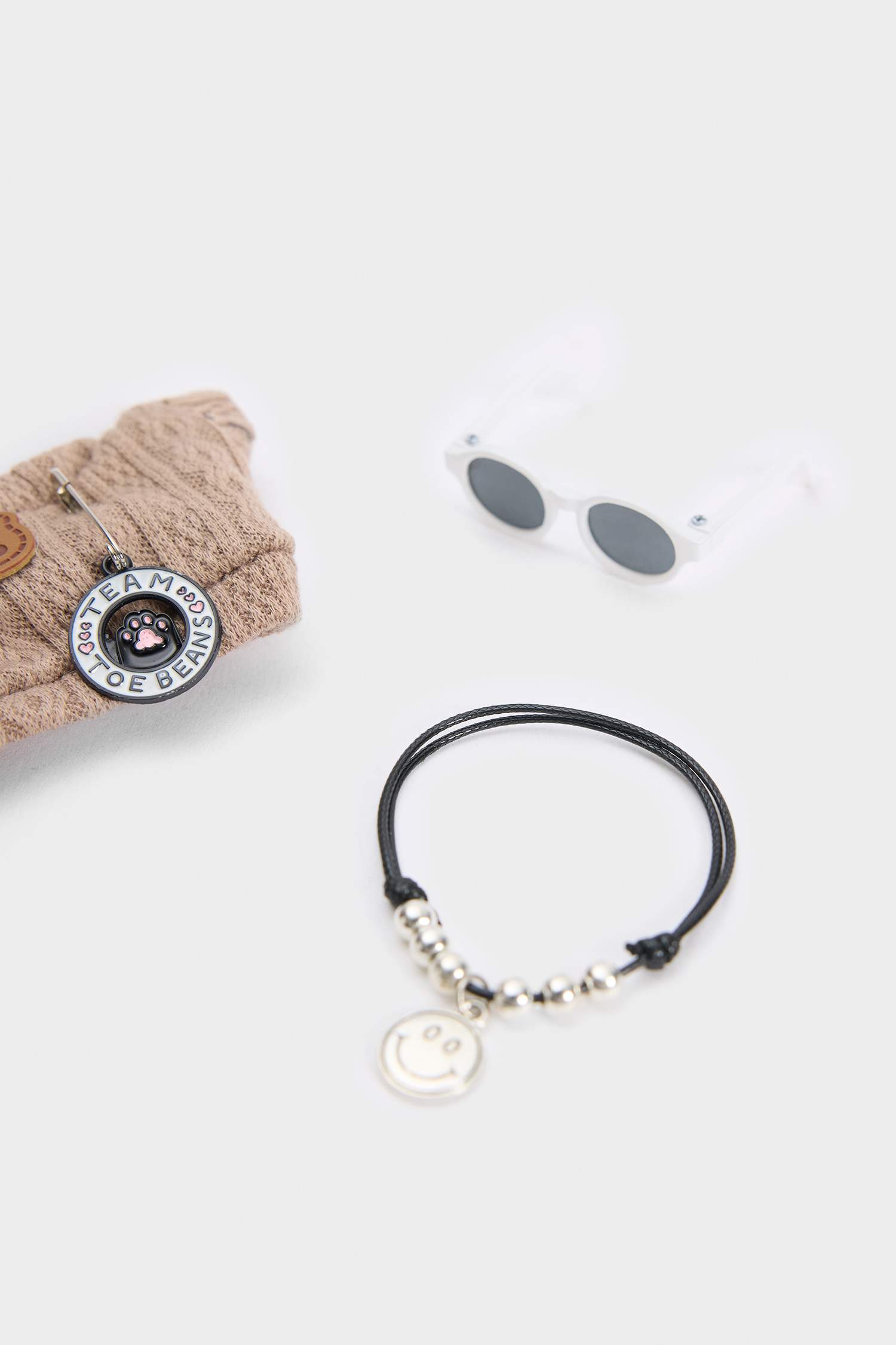 Kadın Kolye Detaylı Giydirilebilir Anahtarlık Kostümü