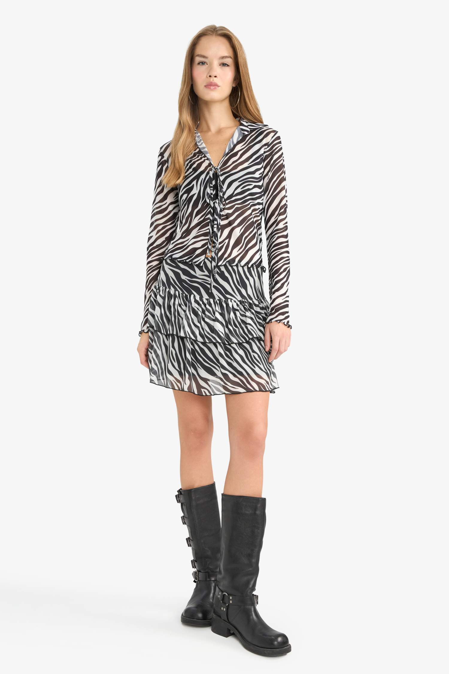 Fitted Polo Yaka Zebra Desenli Önden Bağlamalı Tül Bluz