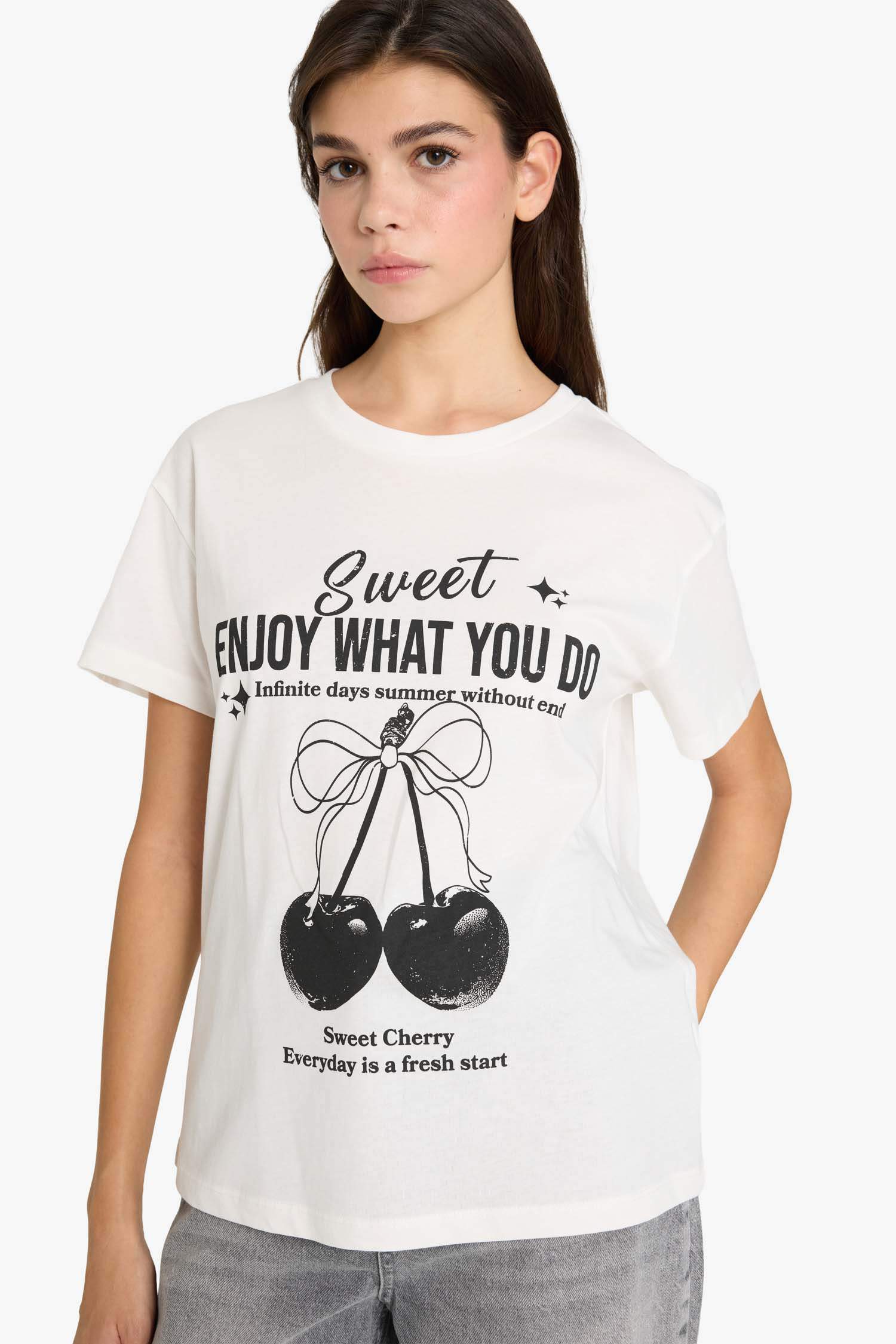 تيشيرت نص كم اوفر سايز مطبوع برقبة مستديرة