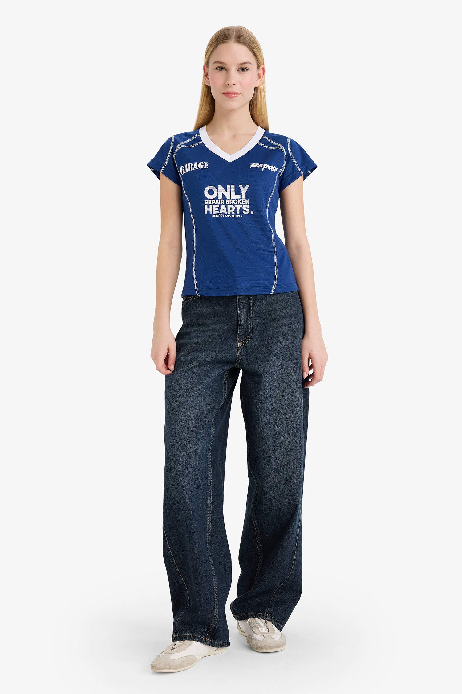 Fitted суретті қысқа жеңді футболка