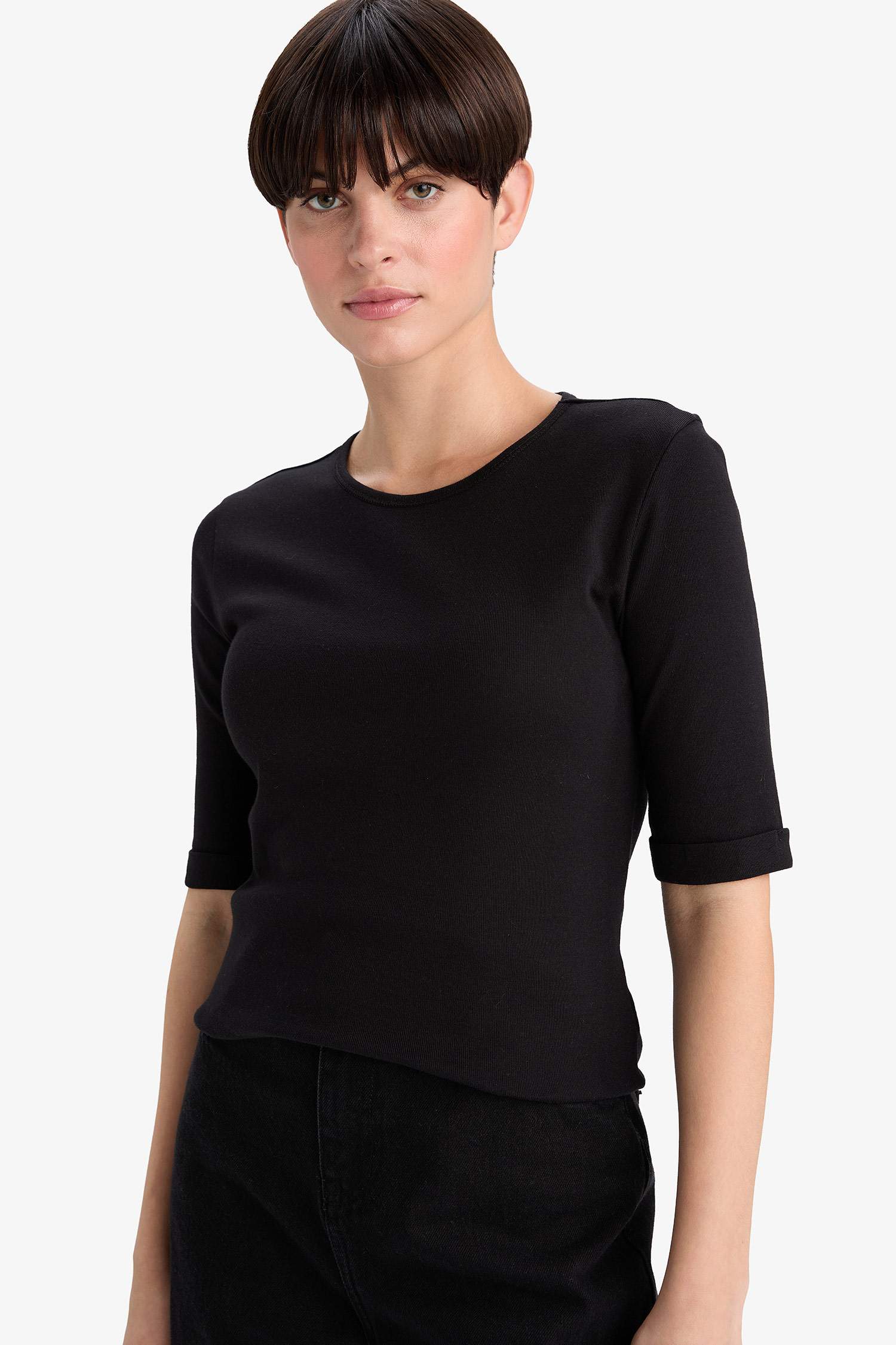 تيشيرت سليم فيت مضلع نص ردن بياقة مستديرة