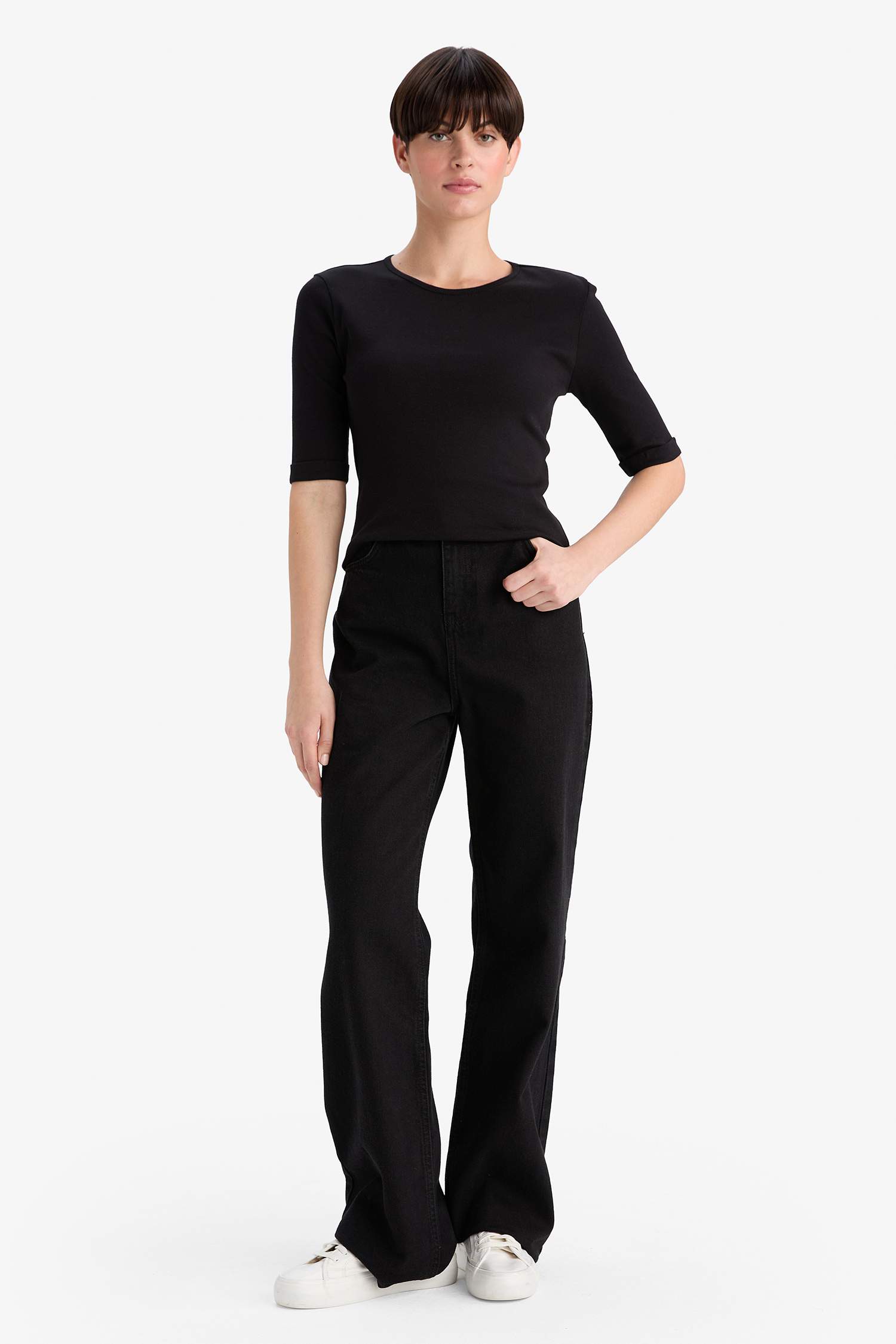 تيشيرت سليم فيت مضلع نص ردن بياقة مستديرة