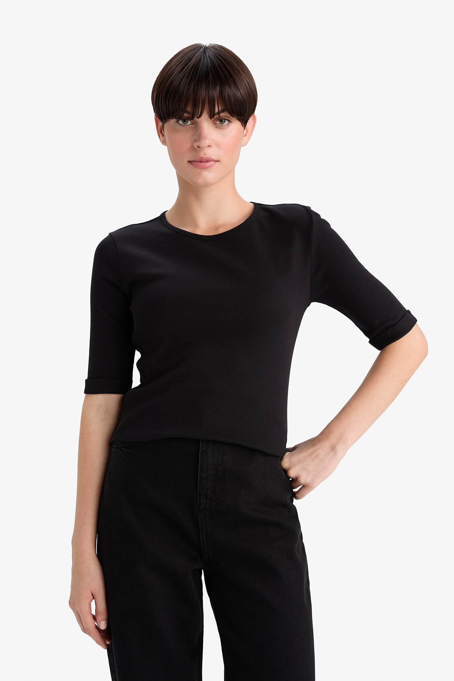 تيشيرت سليم فيت مضلع نص ردن بياقة مستديرة