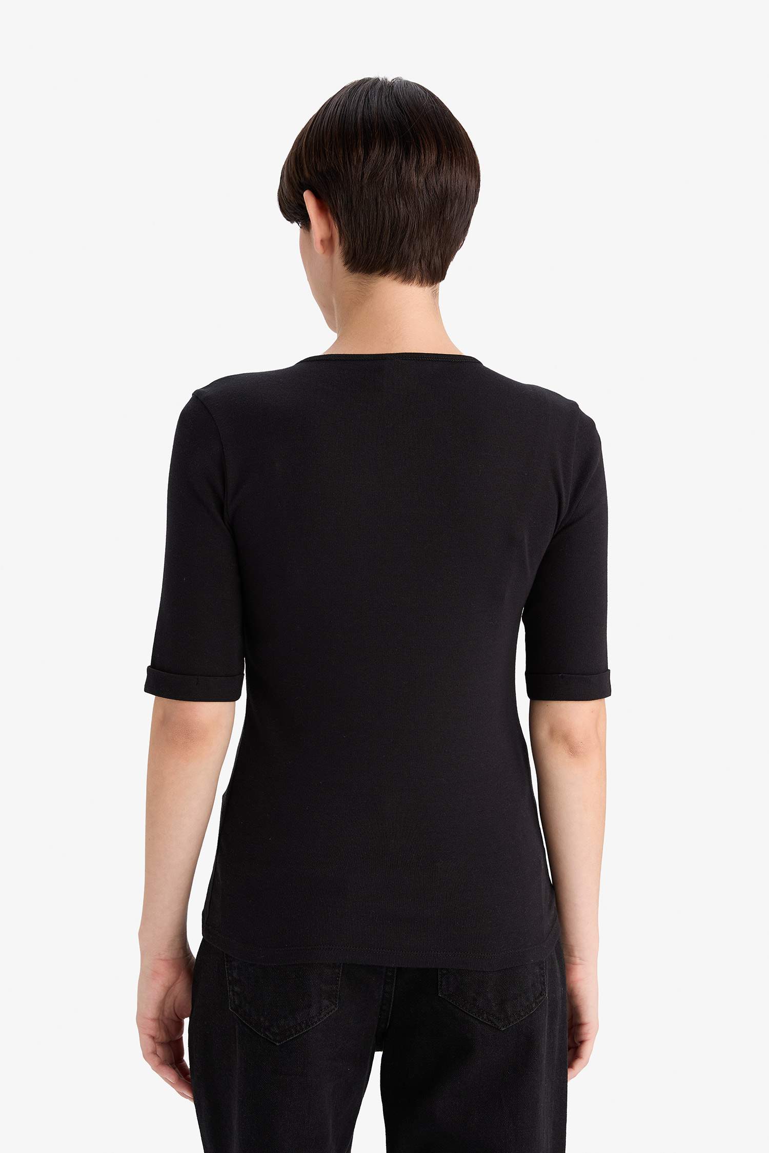 تيشيرت سليم فيت مضلع نص ردن بياقة مستديرة