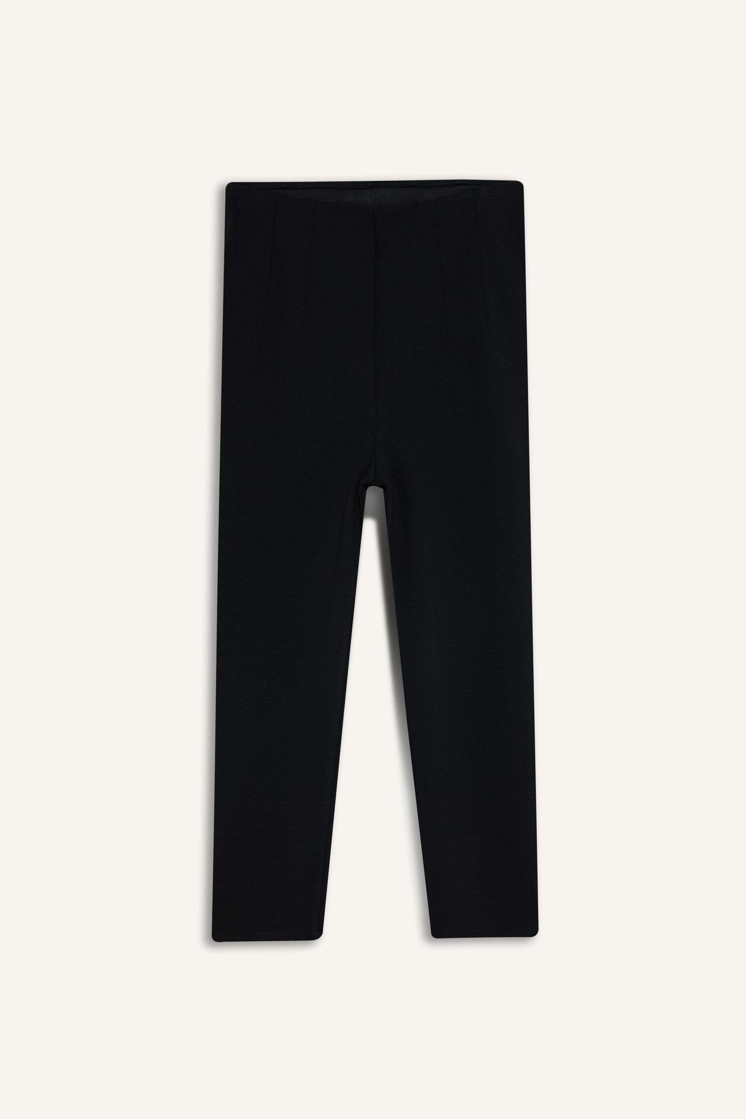 Pens Detaylı Kısa Tayt