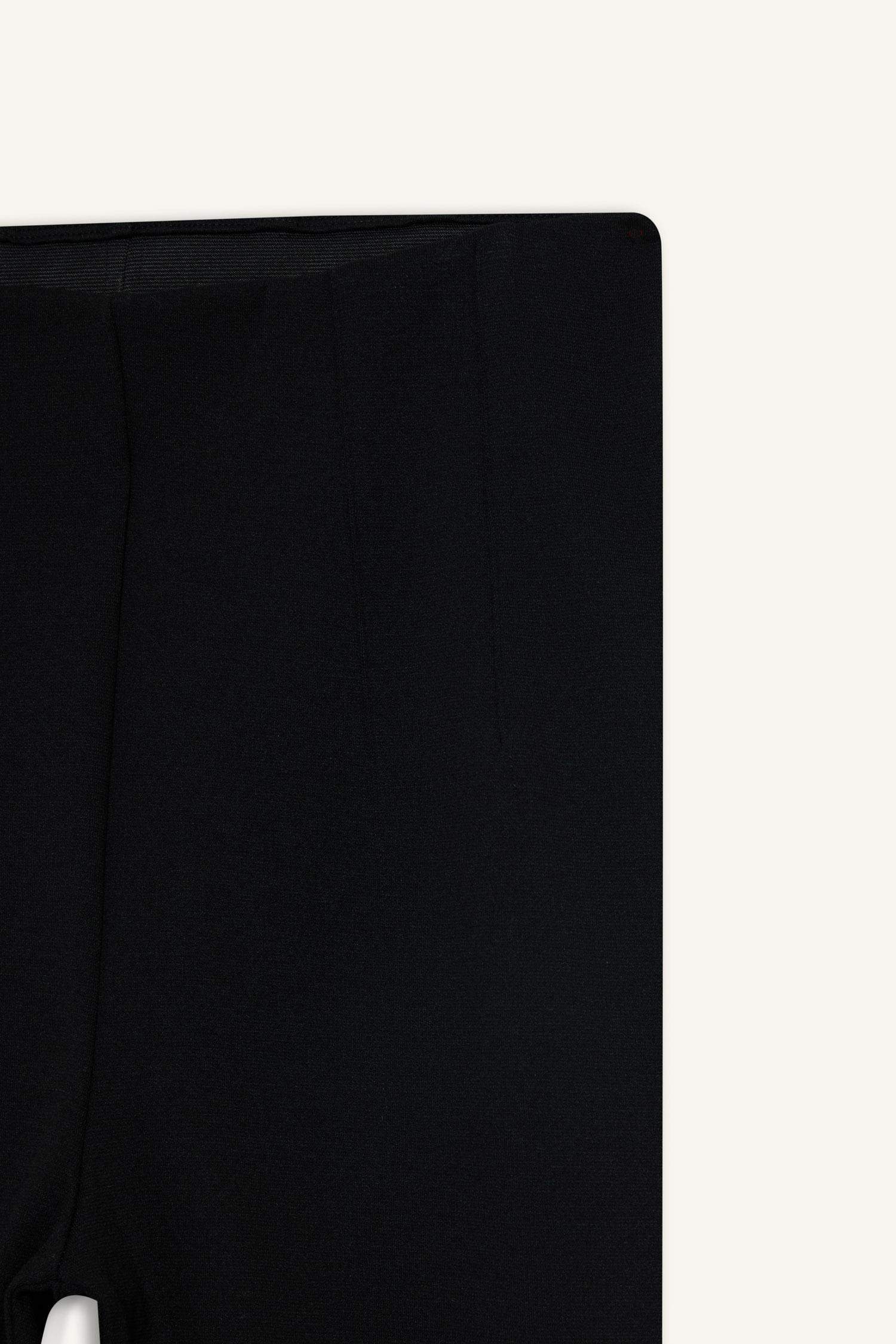 Pens Detaylı Kısa Tayt