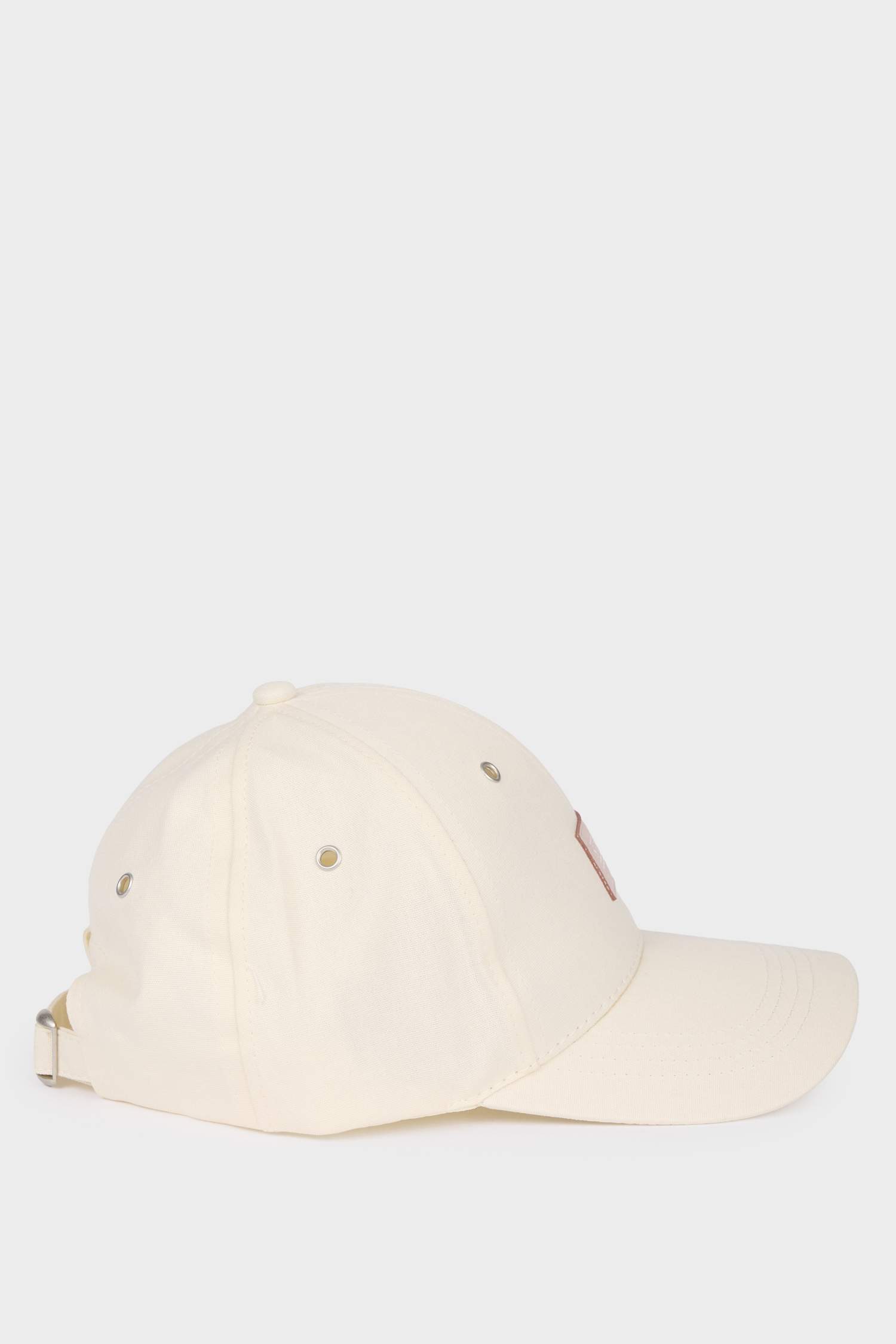 كاب نسائي منسوج