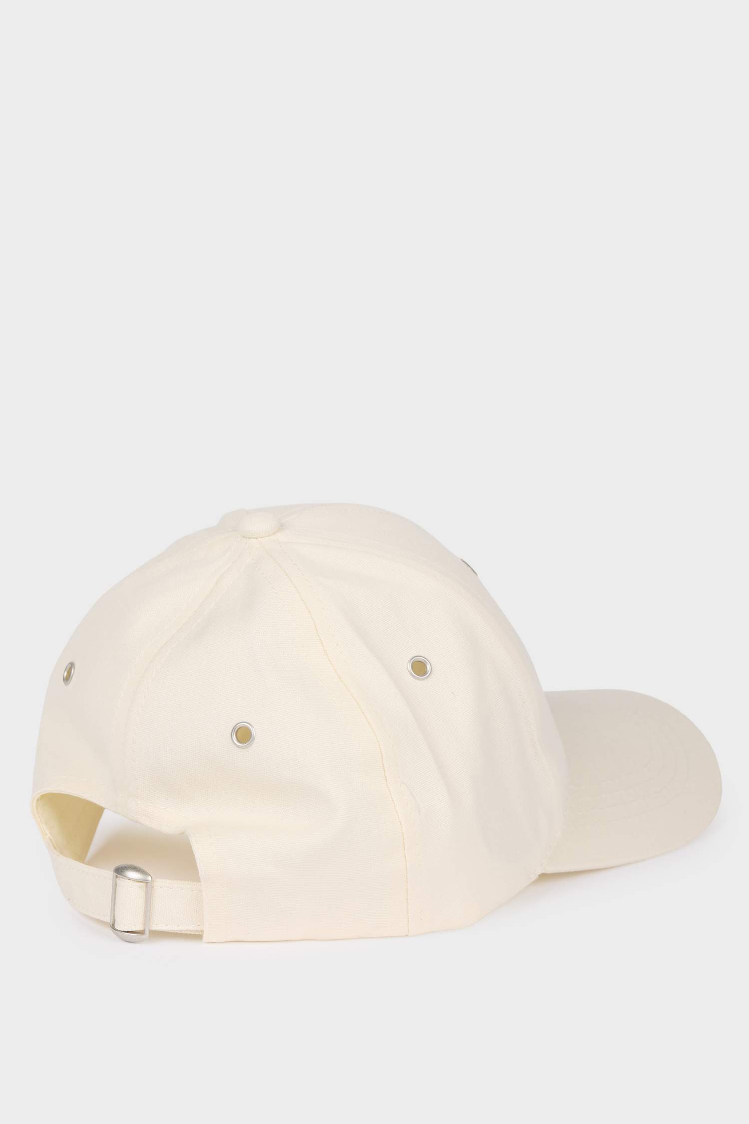 كاب نسائي منسوج