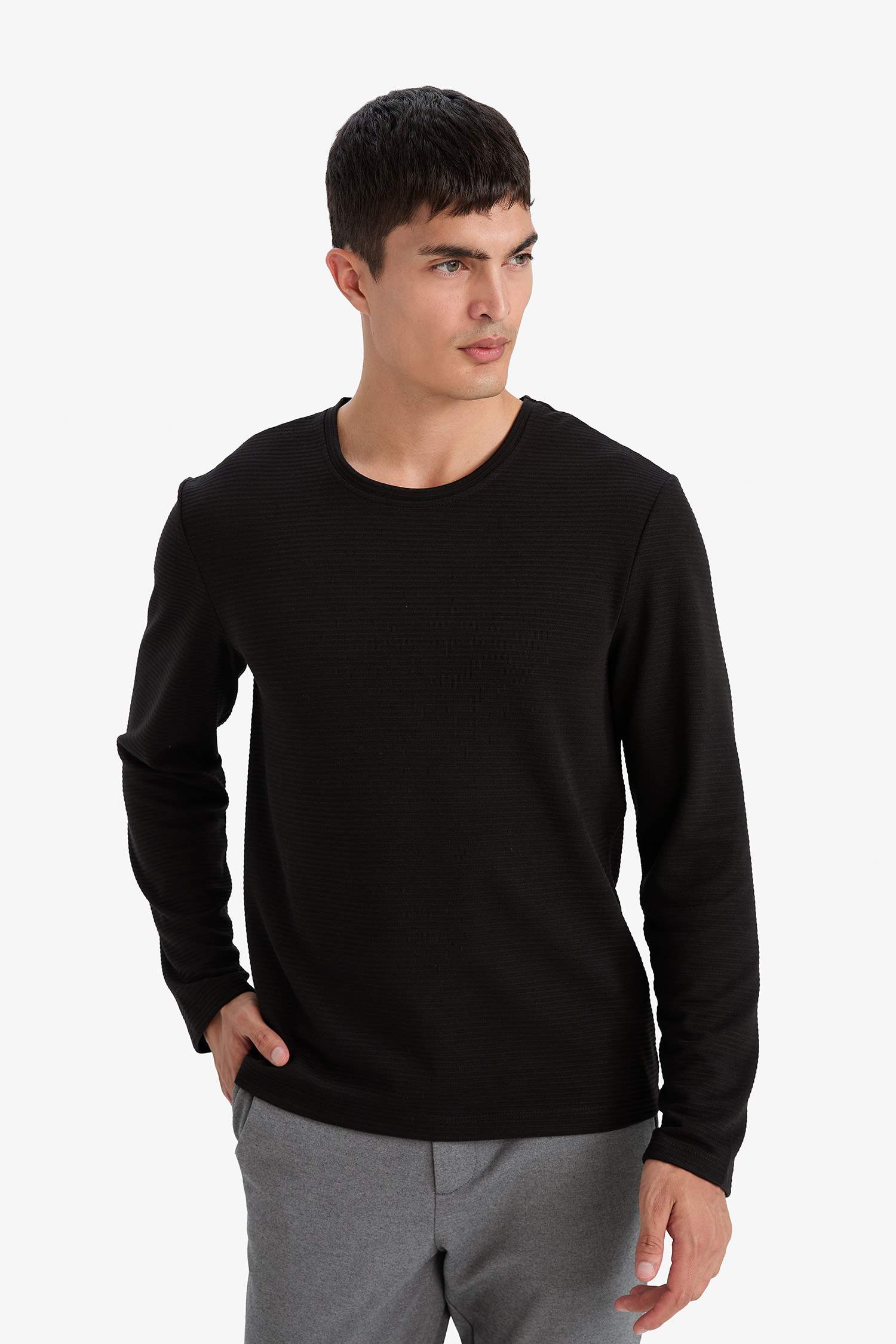 Slim Fit Dar Kesim Bisiklet Yaka Sweatshirt