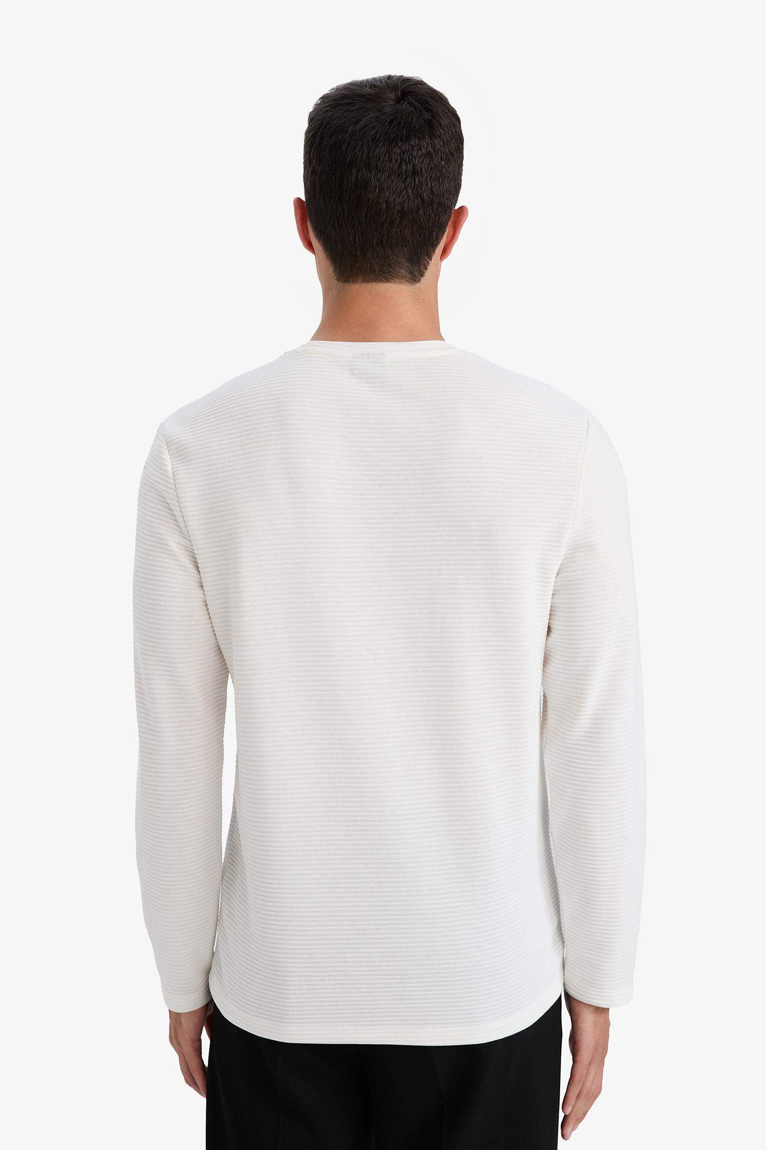 Slim Fit Dar Kesim Bisiklet Yaka Sweatshirt