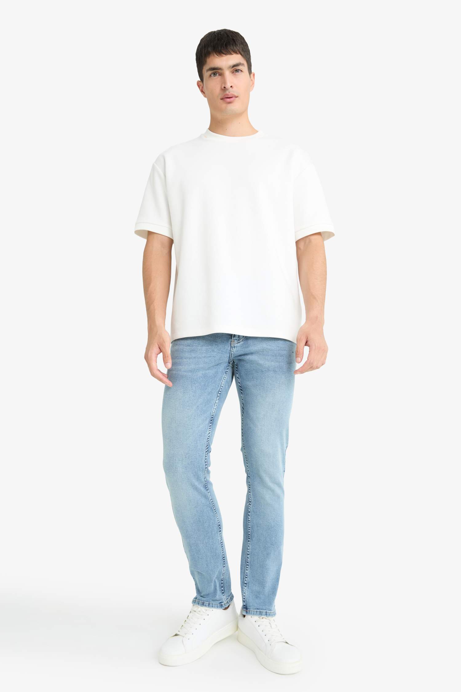 Jean Pedro slim taille normale à jambe étroites