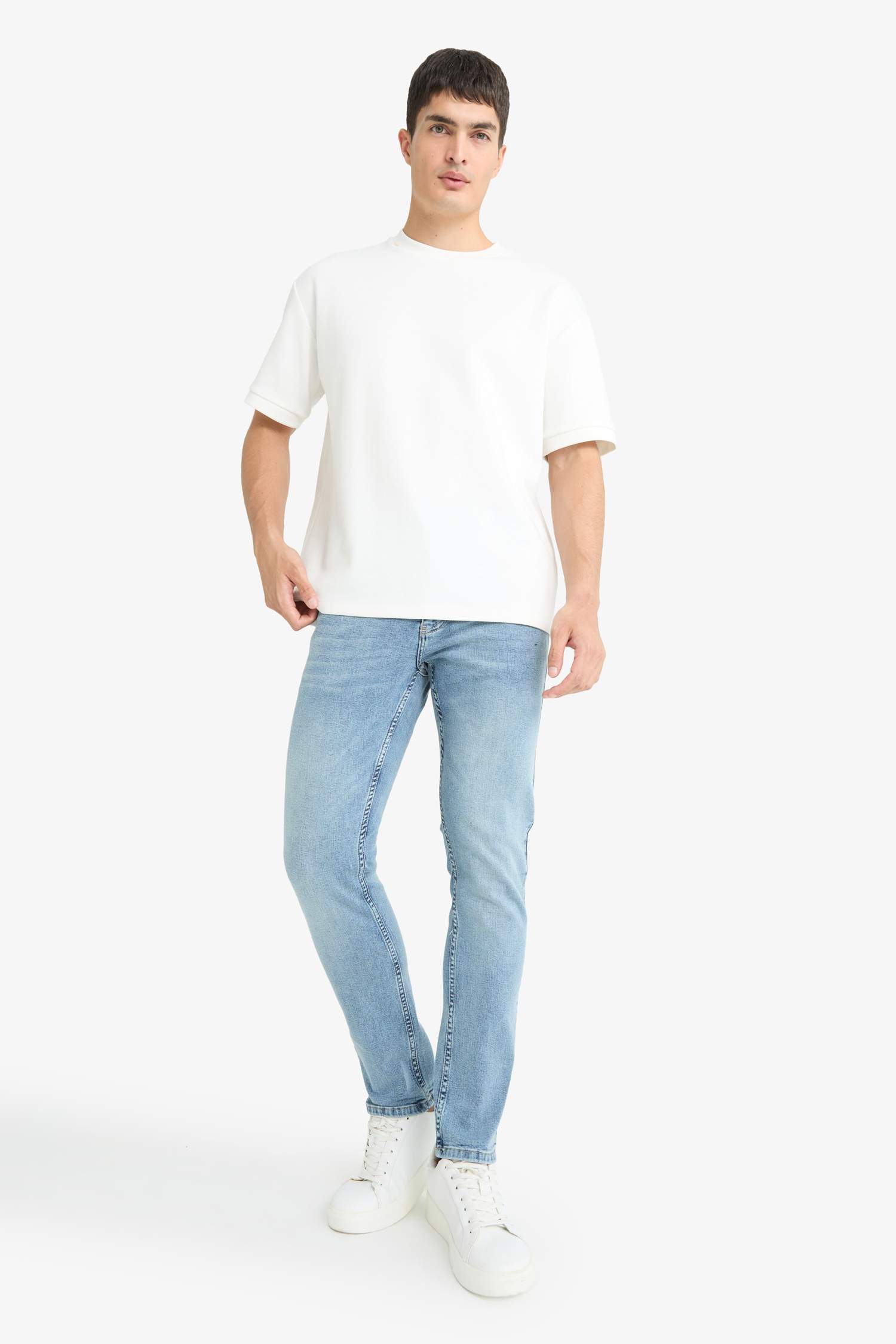 Jean Pedro slim taille normale à jambe étroites