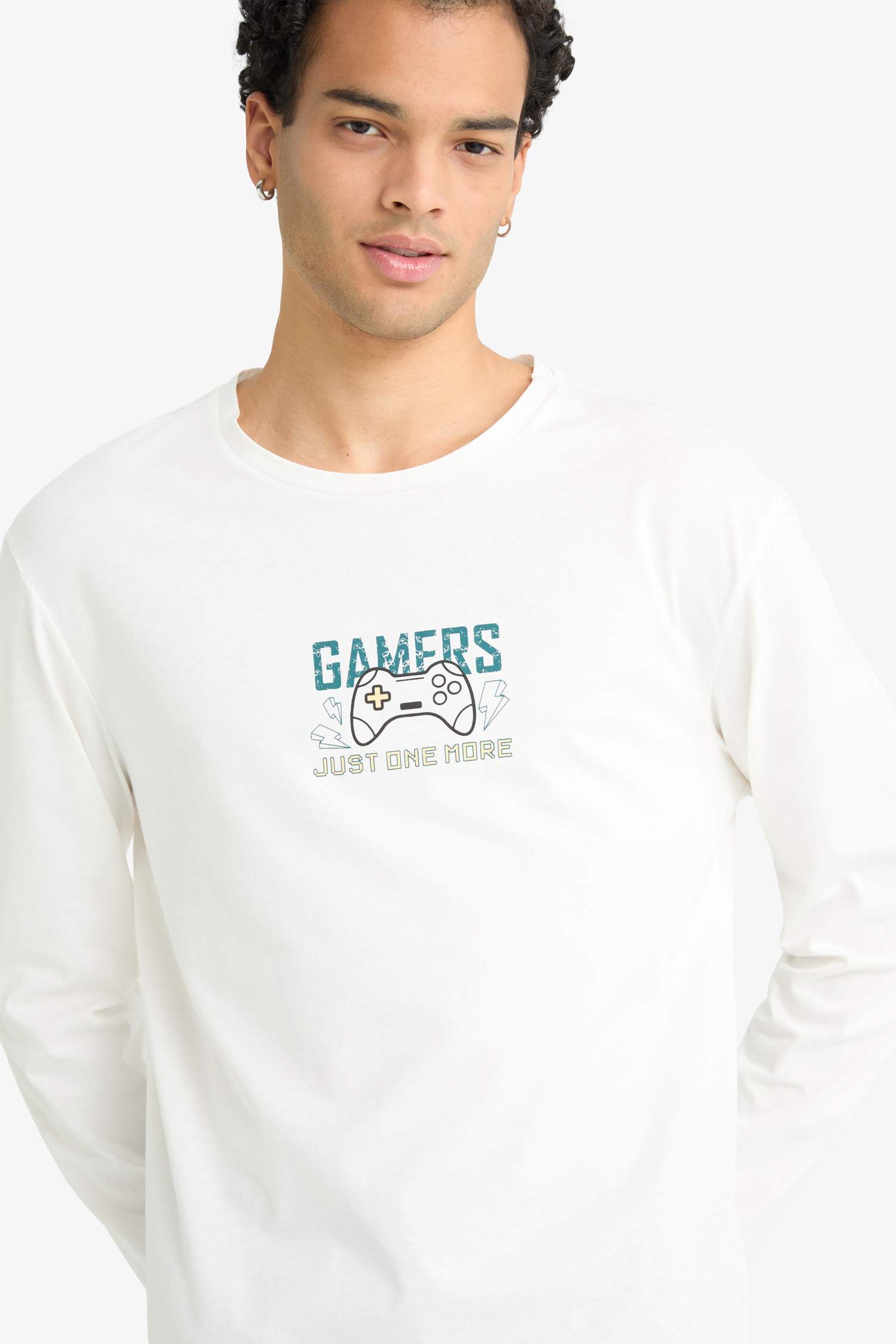 سيت بجامة قصة عادية كم طويل و بنطرون مطبوع  من قطعتين