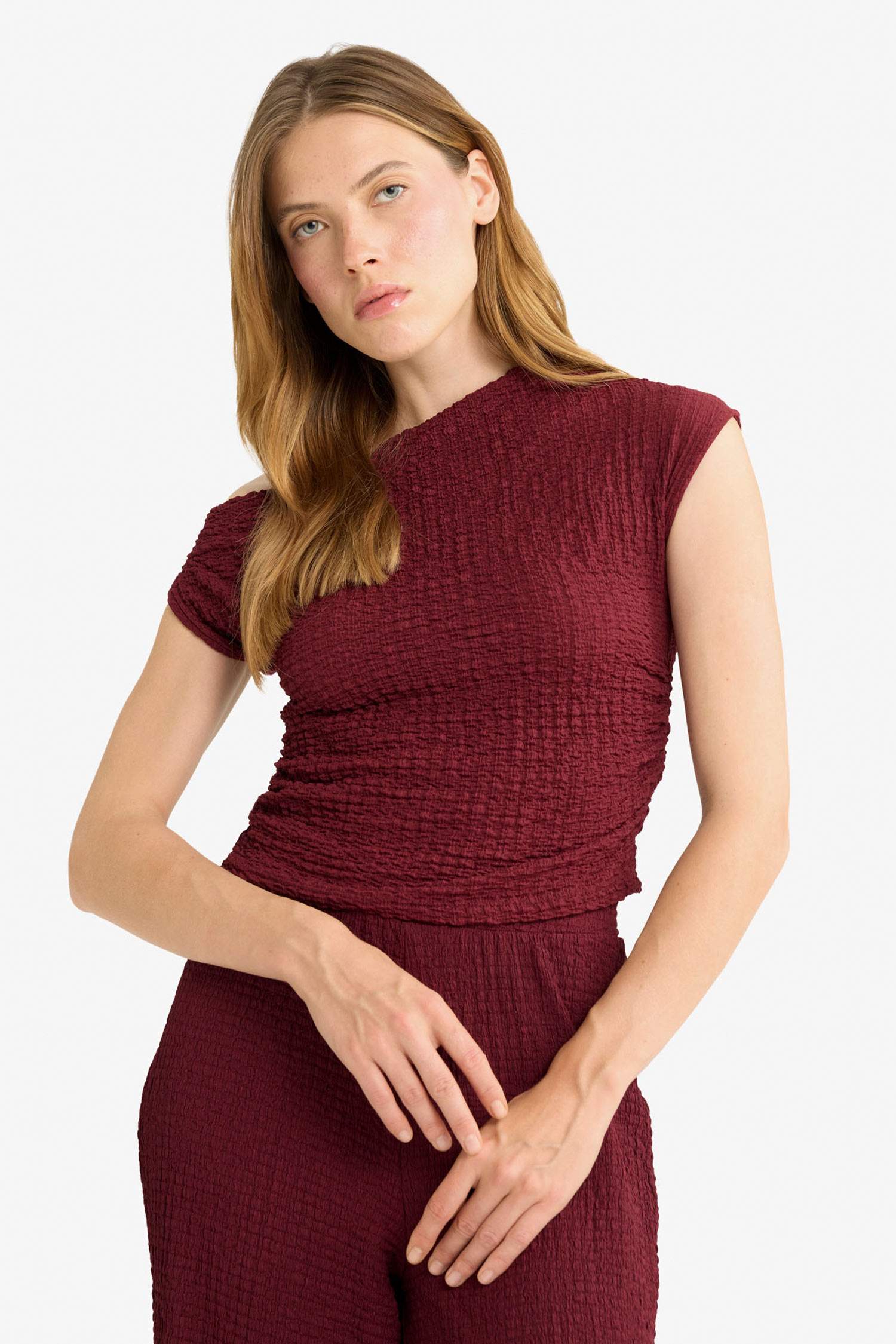 Slim Fit Dar Kesim Tek Omuzlu Bürümcük Bluz