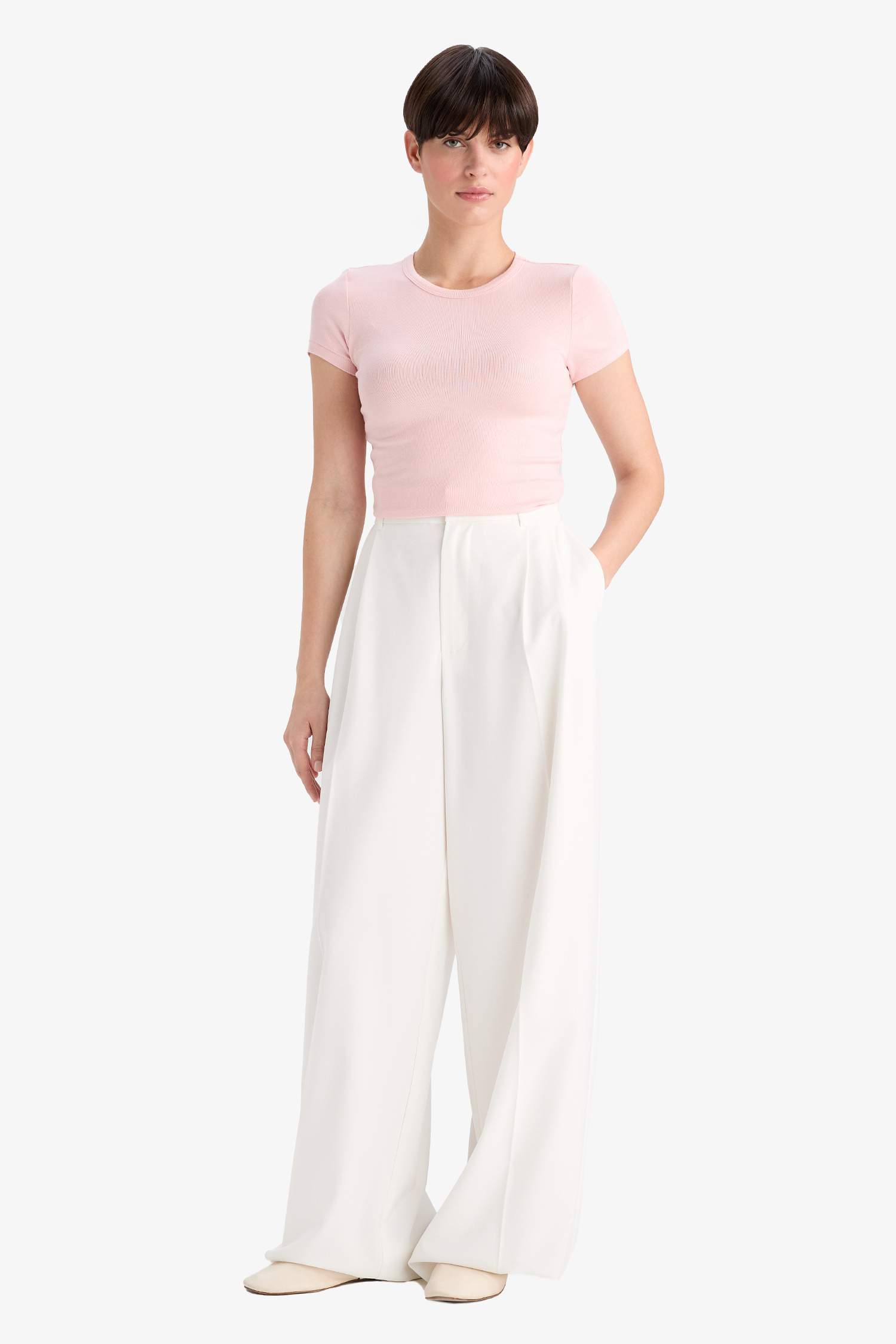 Slim Fit Dar Kesim Bisiklet Yaka Kısa Kollu Tişört