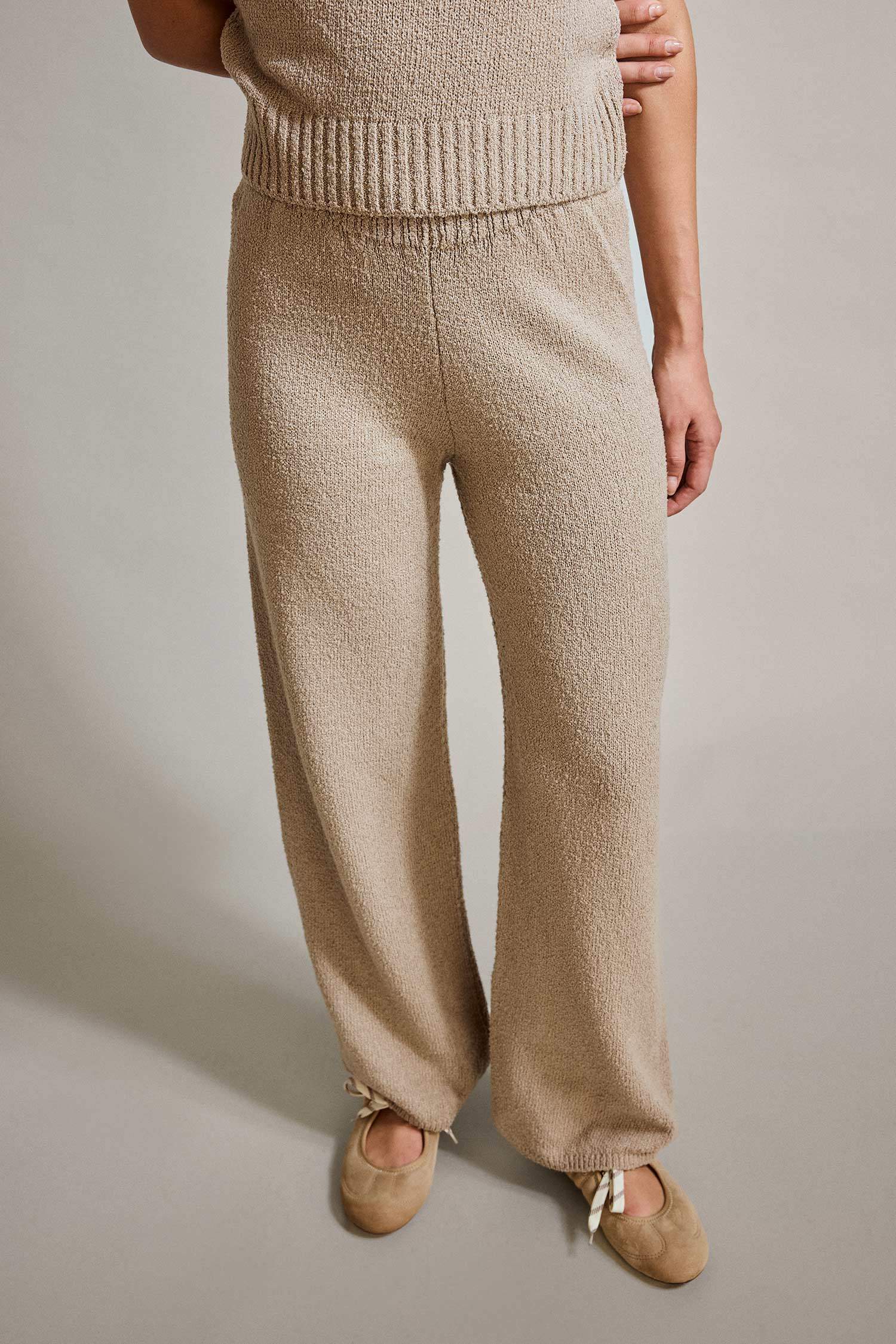 بنطرون قصة مريحة برجل عادي وخصر عادي