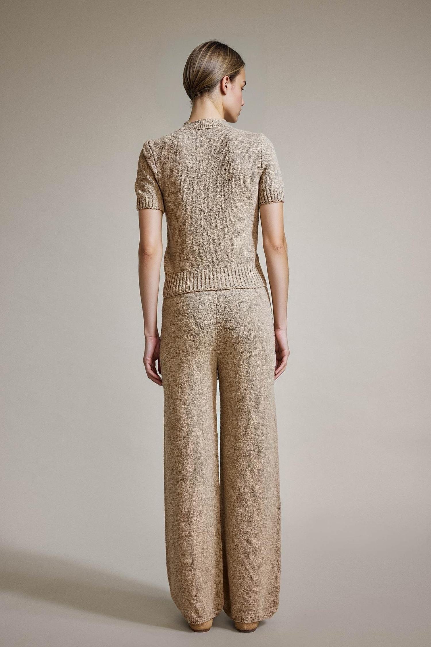 بنطرون قصة مريحة برجل عادي وخصر عادي