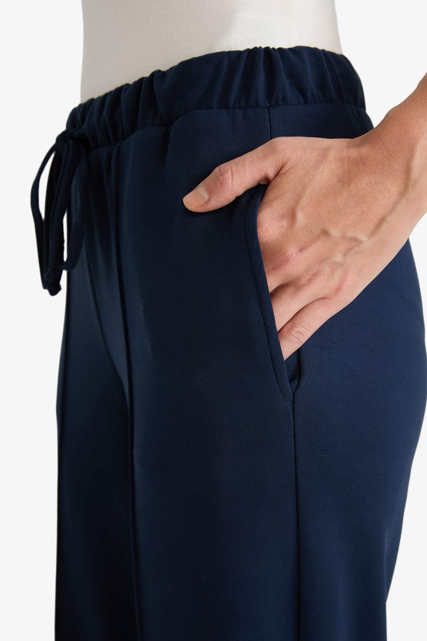 Relax Fit Normal Bel Düz Paça Modal Pantolon