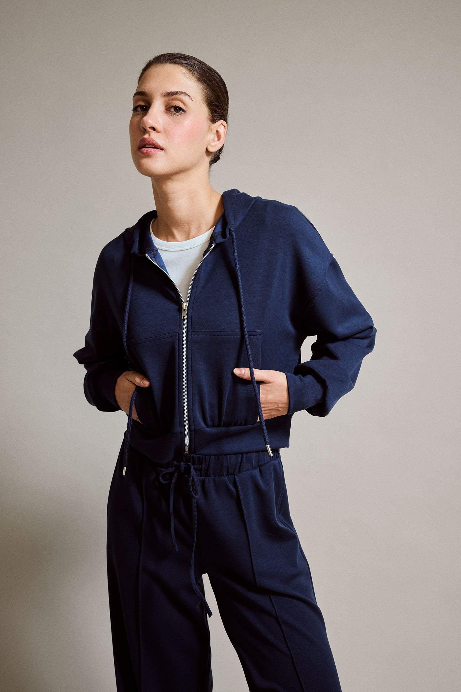 سويت شيرت بغطاء للرأس بسحاب