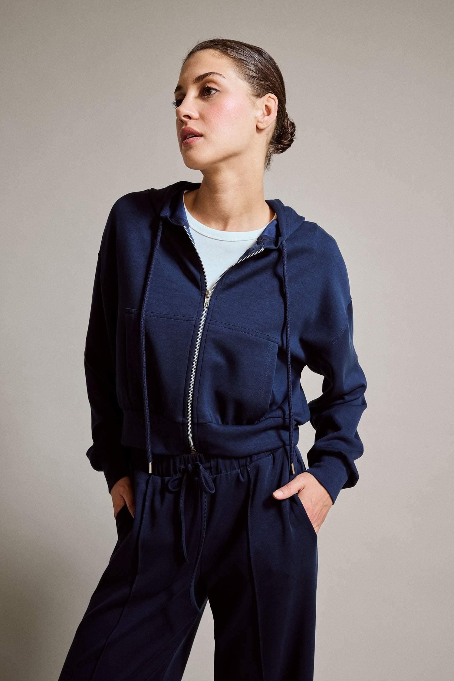 سويت شيرت بغطاء للرأس بسحاب