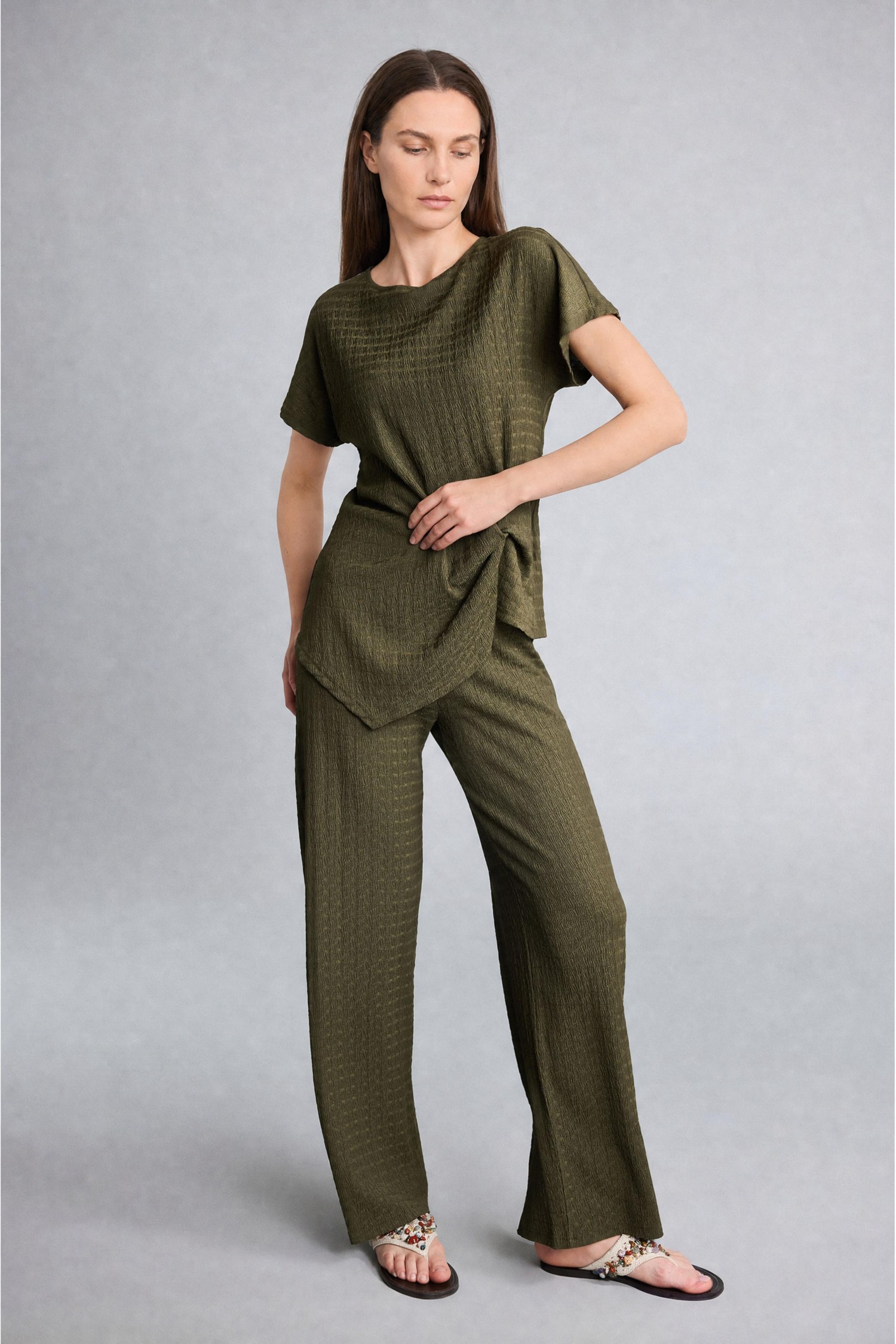 DeFacto Straight Fit Kırışık Dokulu Düz Paça Pantolon