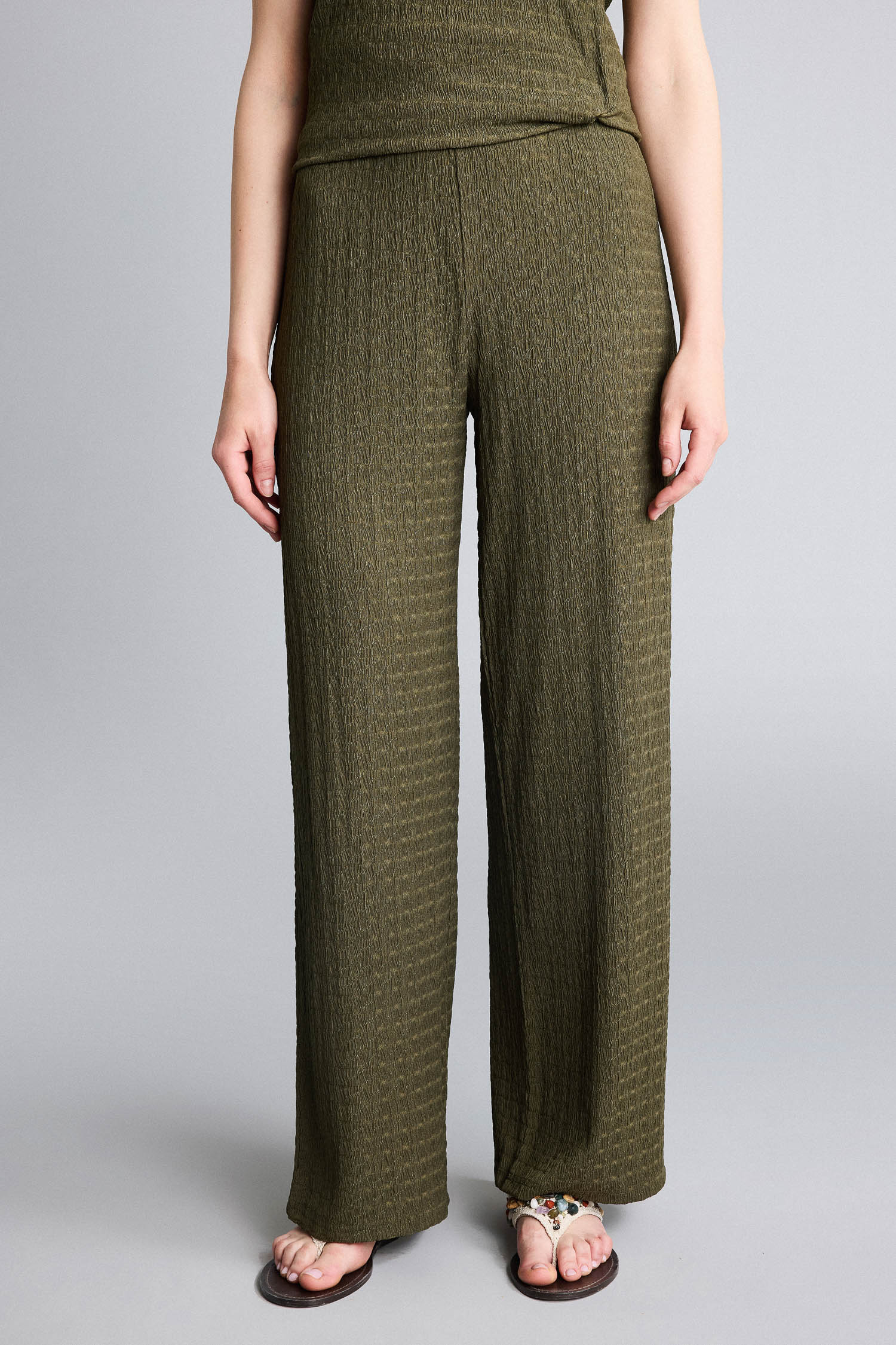 DeFacto Straight Fit Kırışık Dokulu Düz Paça Pantolon görsel 3