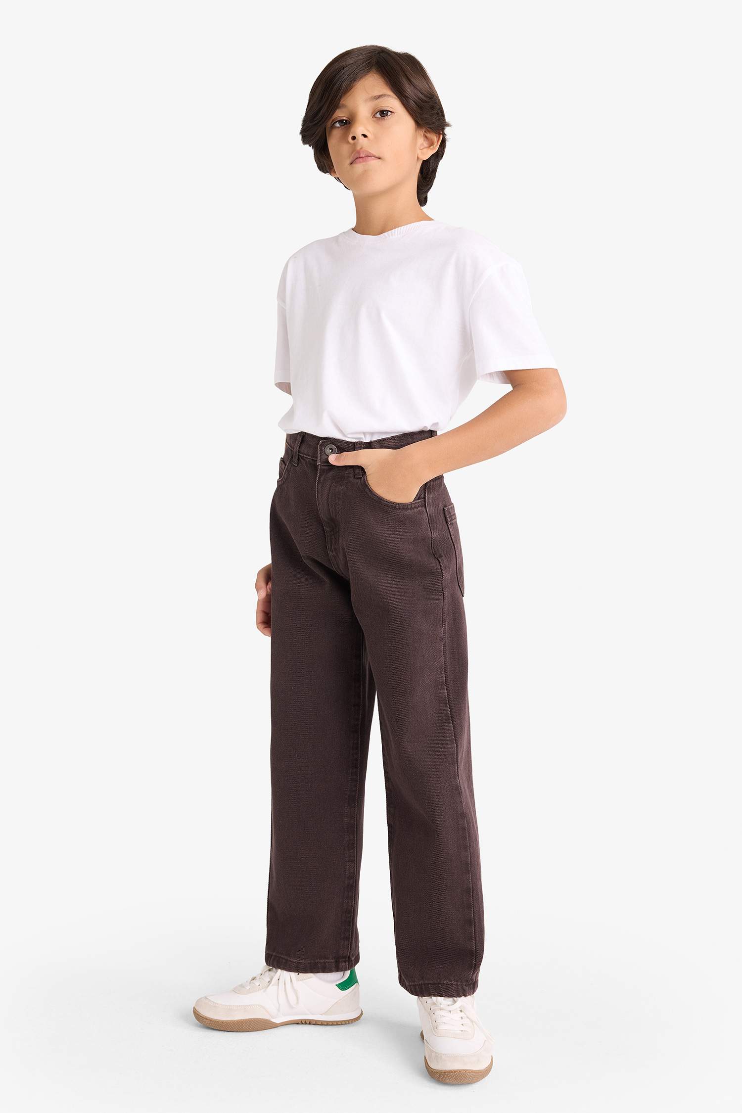 بنطرون جينز ولادي وايد ليج برجل عادية