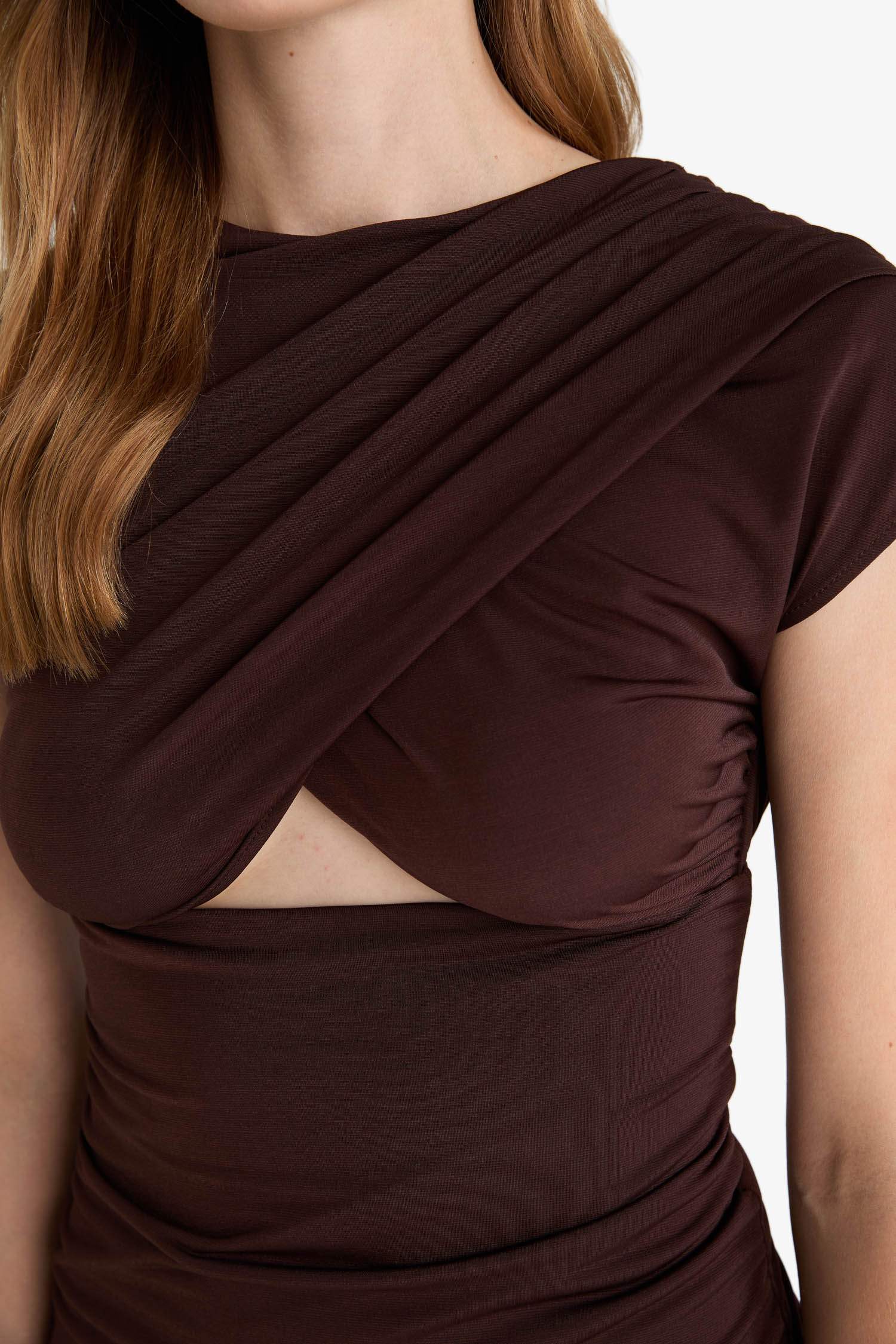 Bisiklet Yaka Kısa Kollu Midi Elbise