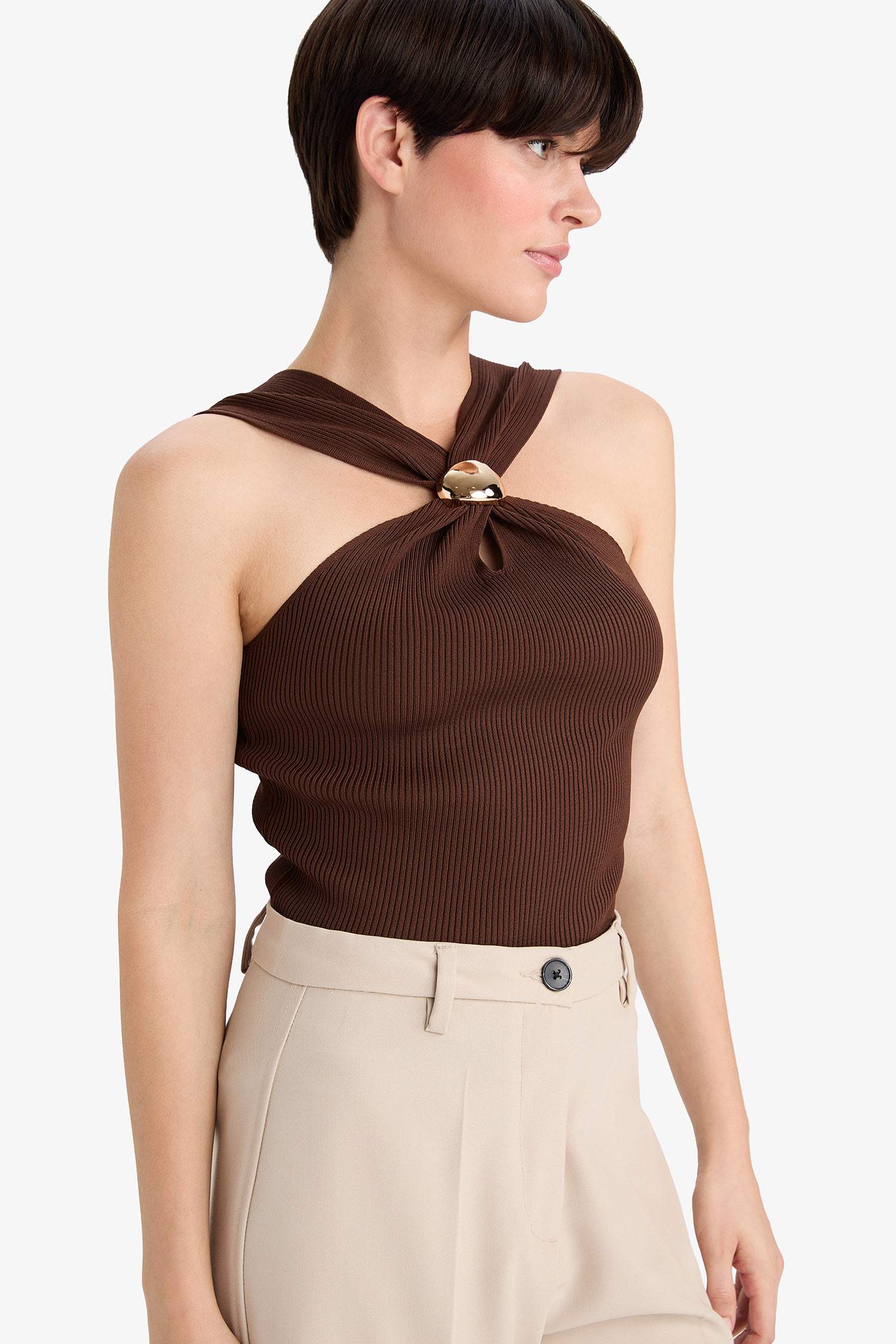 Fitted Rib Buckle Detail Sleeveless Blouse