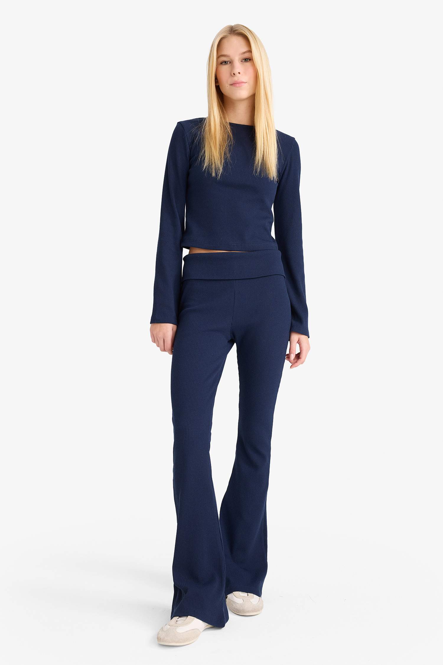 تيشيرت ردن طويل مضلع بياخة مستديرة