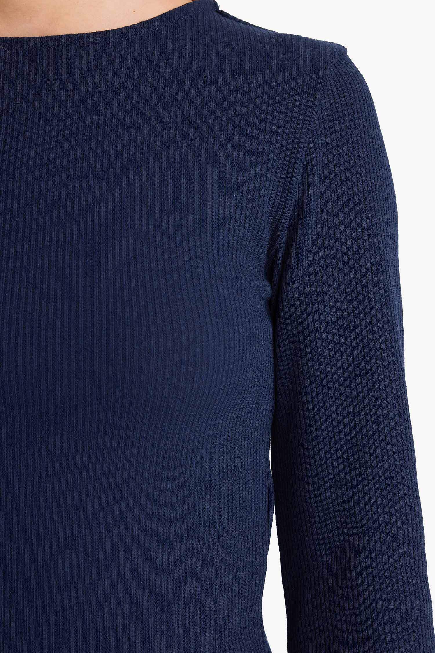 تيشيرت ردن طويل مضلع بياخة مستديرة