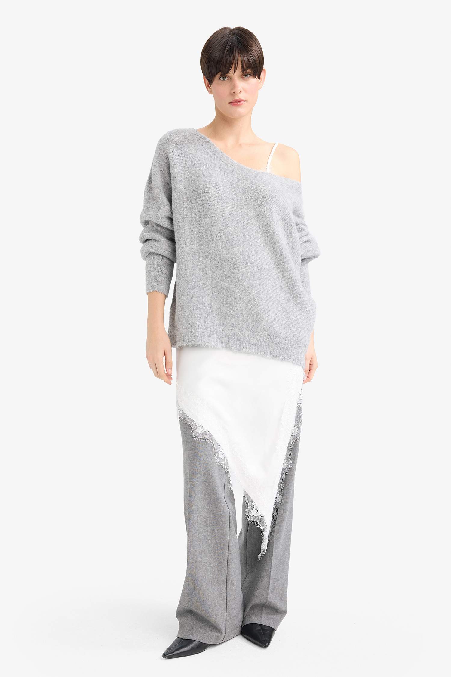 Regular Fit V-Neck Sleeveless Blouse