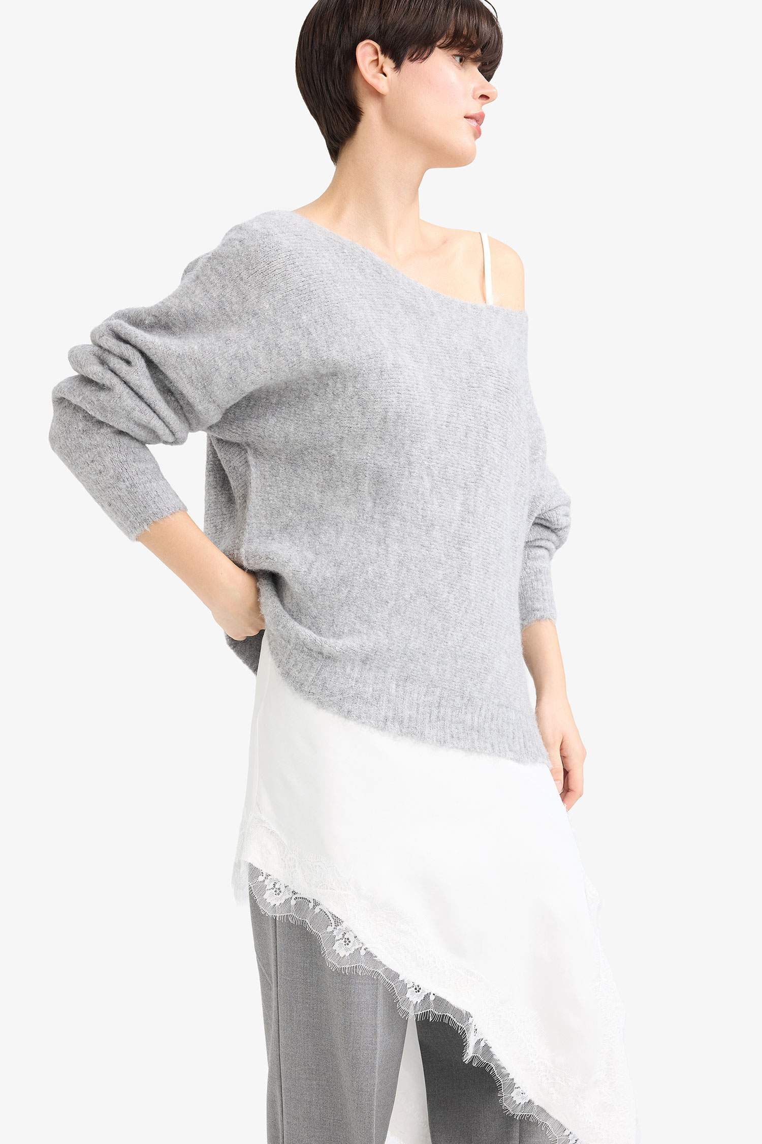 Regular Fit V-Neck Sleeveless Blouse