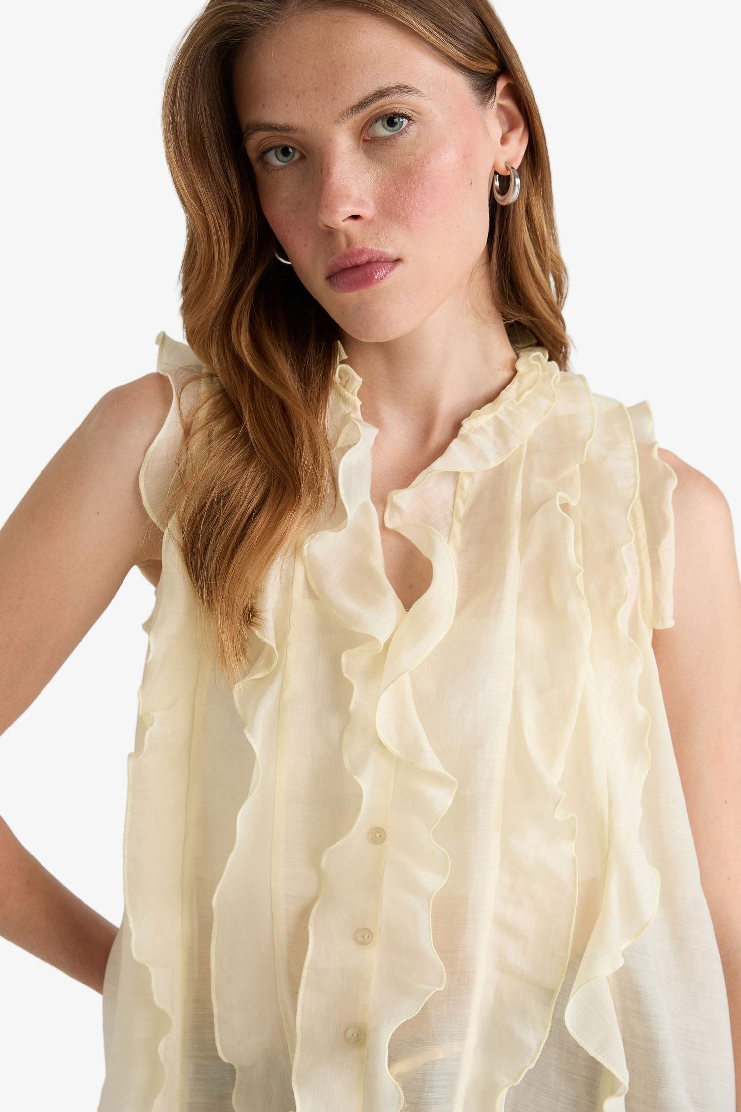 Regular Fit Modal Volanlı Kolsuz Bluz 